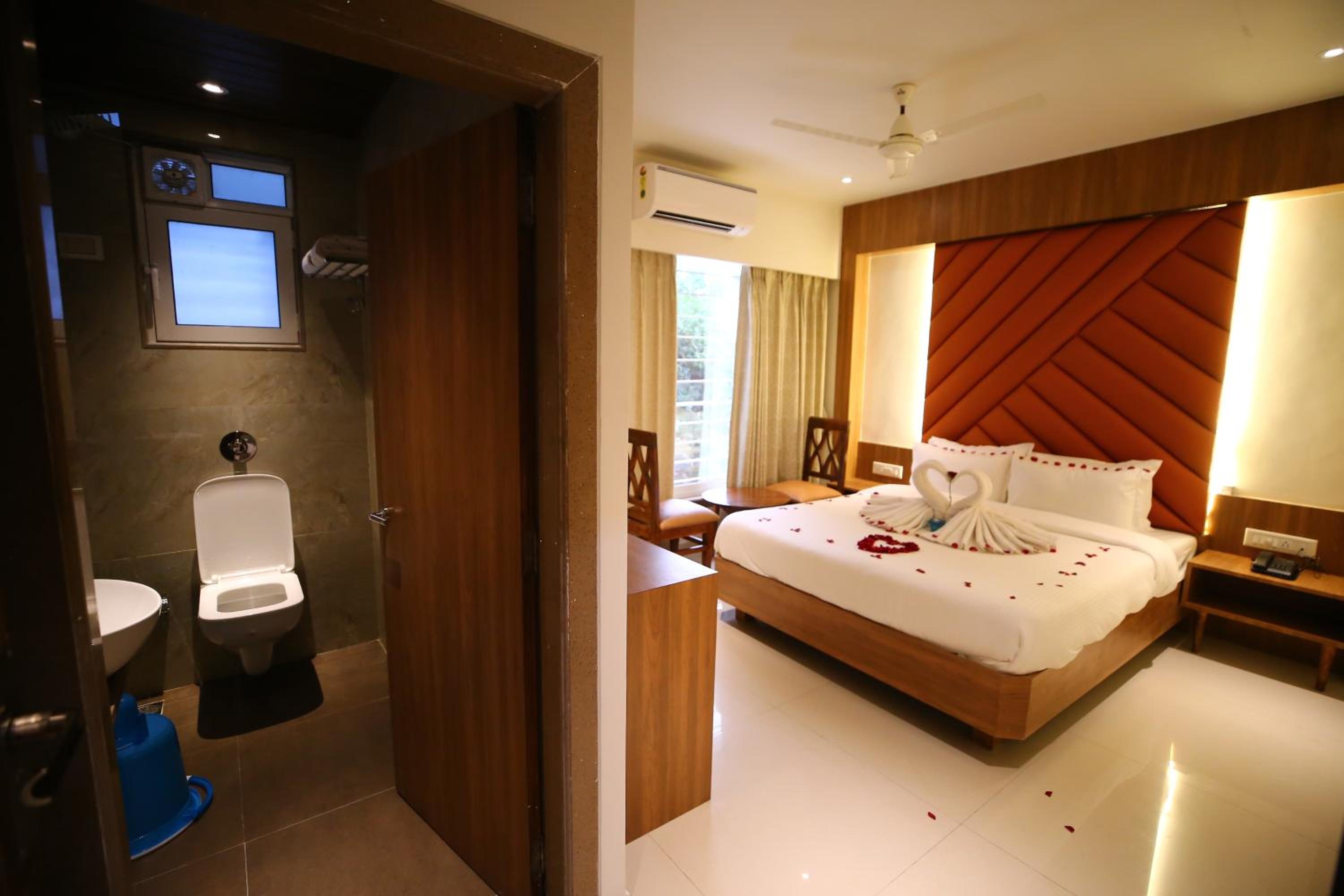 Deluxe Double Room photo 2