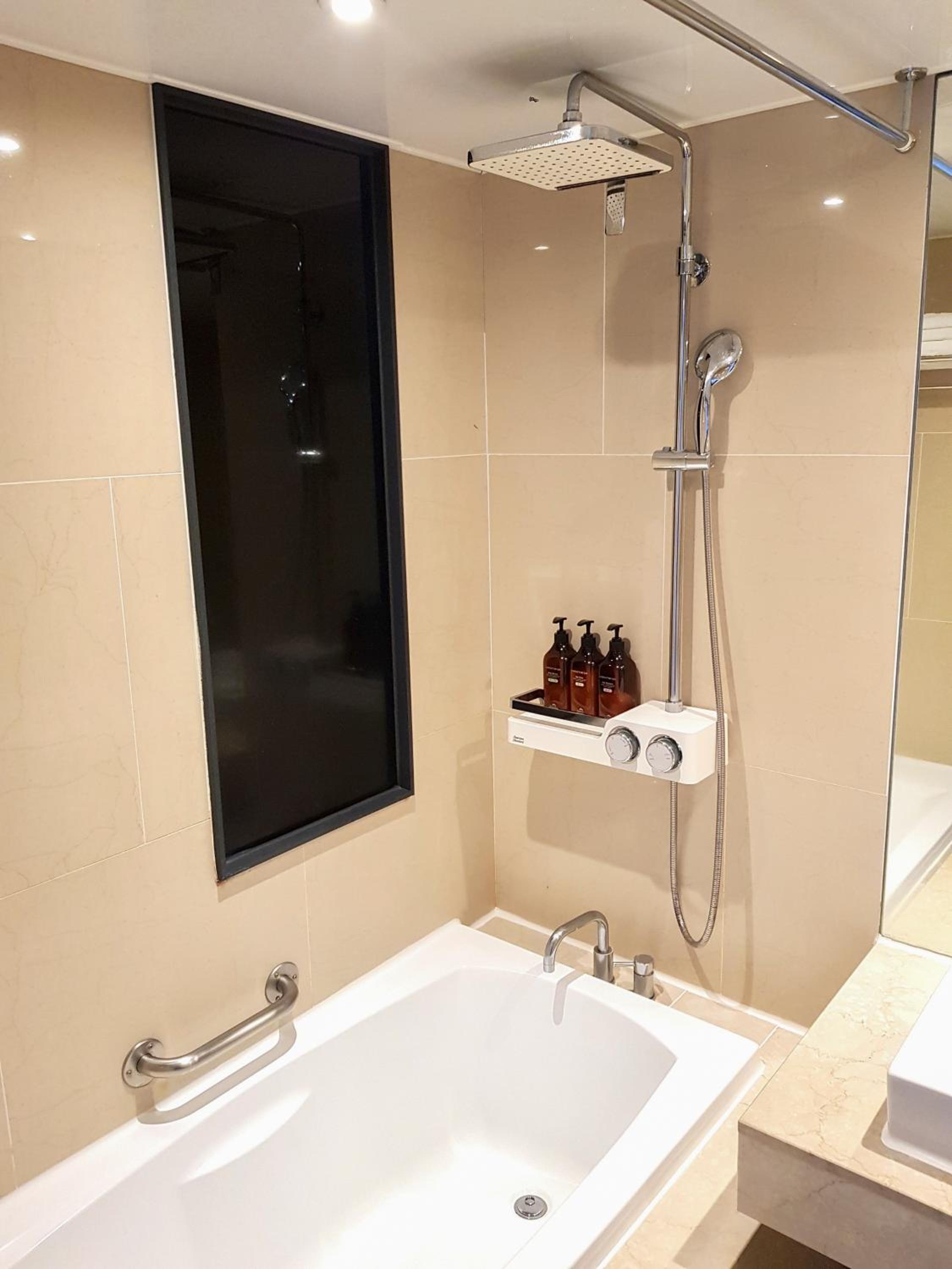 Premier Twin Room with Ocean View photo 2