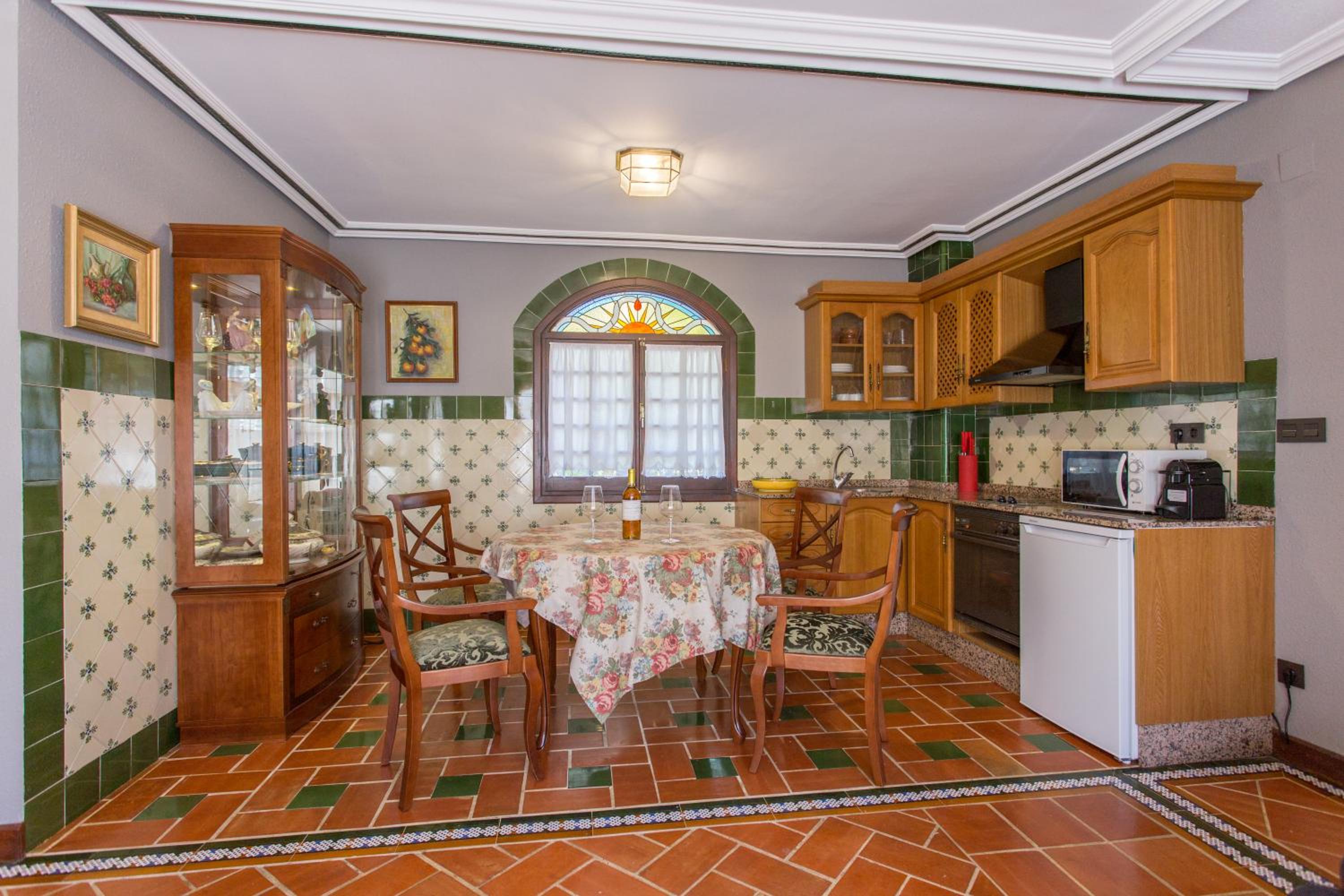 Apartment with Terrace - Photo 13