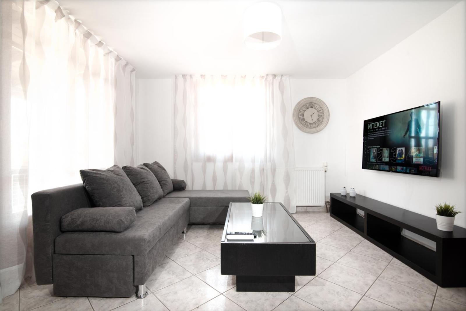 One-Bedroom Apartment photo 2