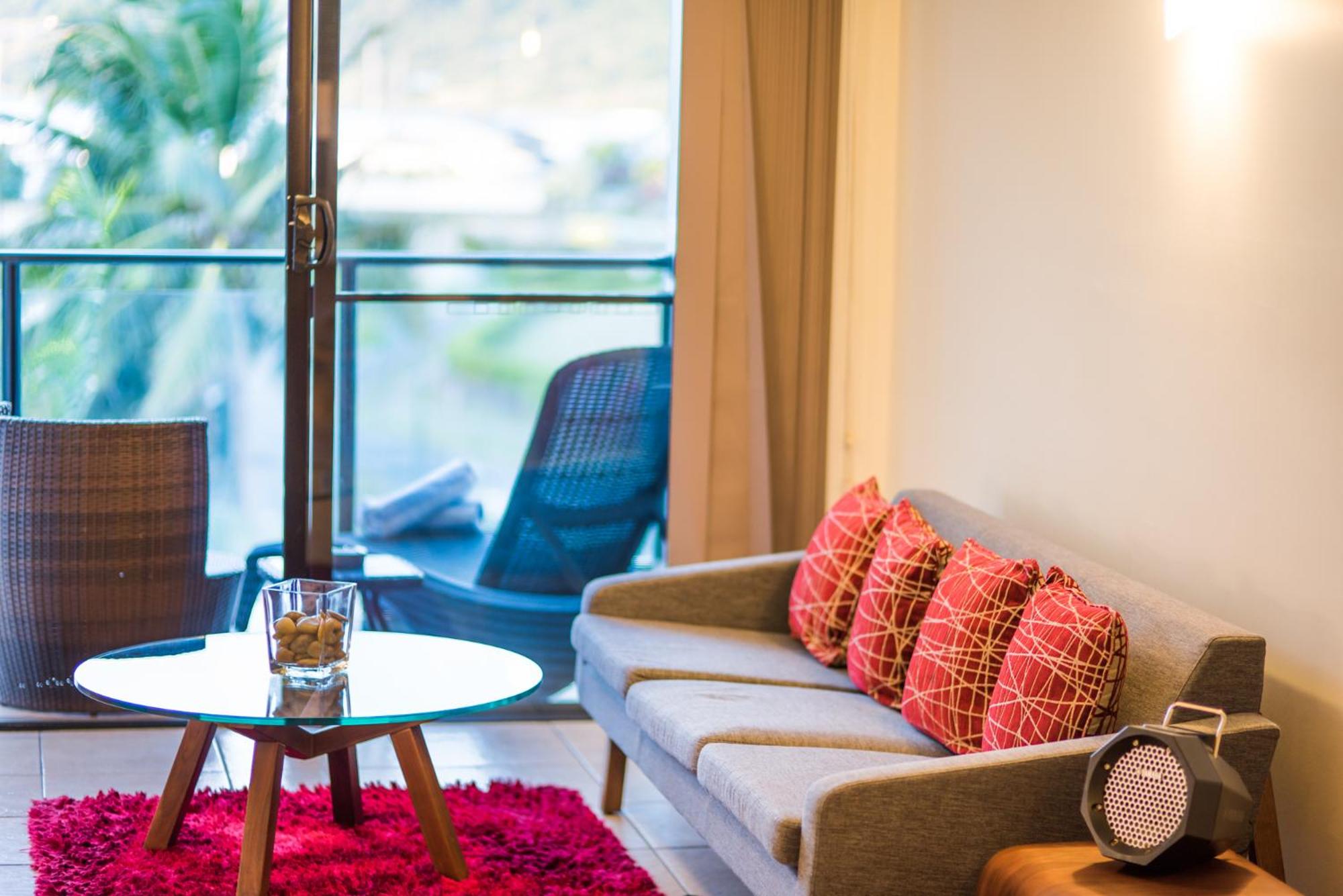 One Bedroom Suite with Balcony Spa and Marina View photo 3