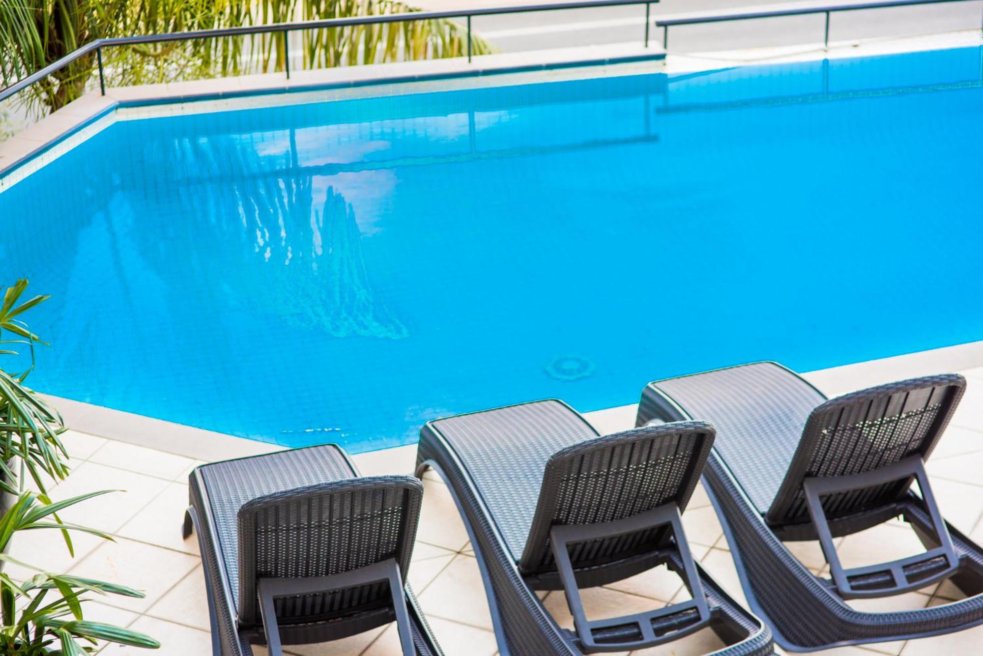 Three Bedroom Two Bathroom Top Floor Penthouse with Balcony Jacuzzi photo 3