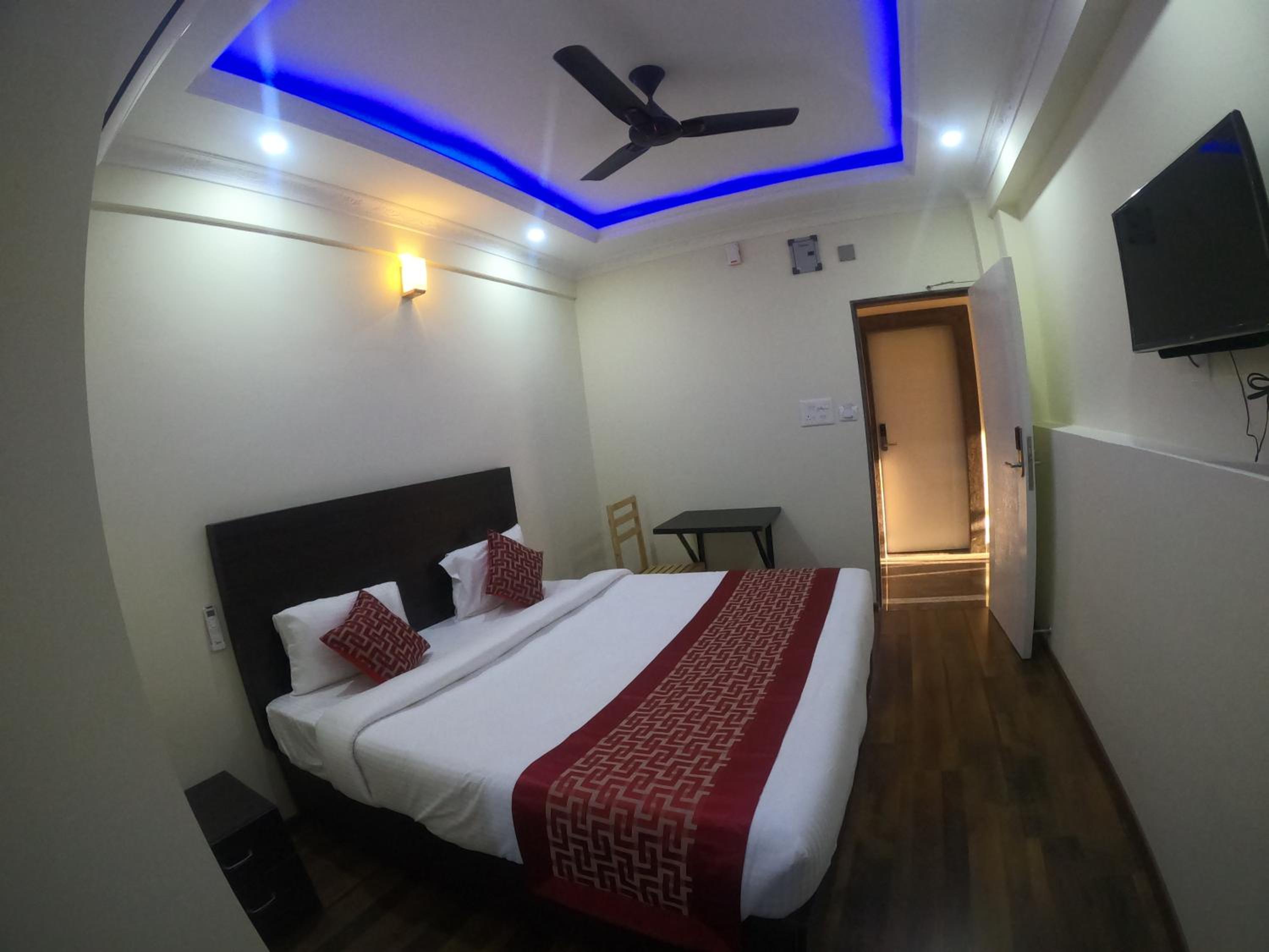 Deluxe Room - Photo 3