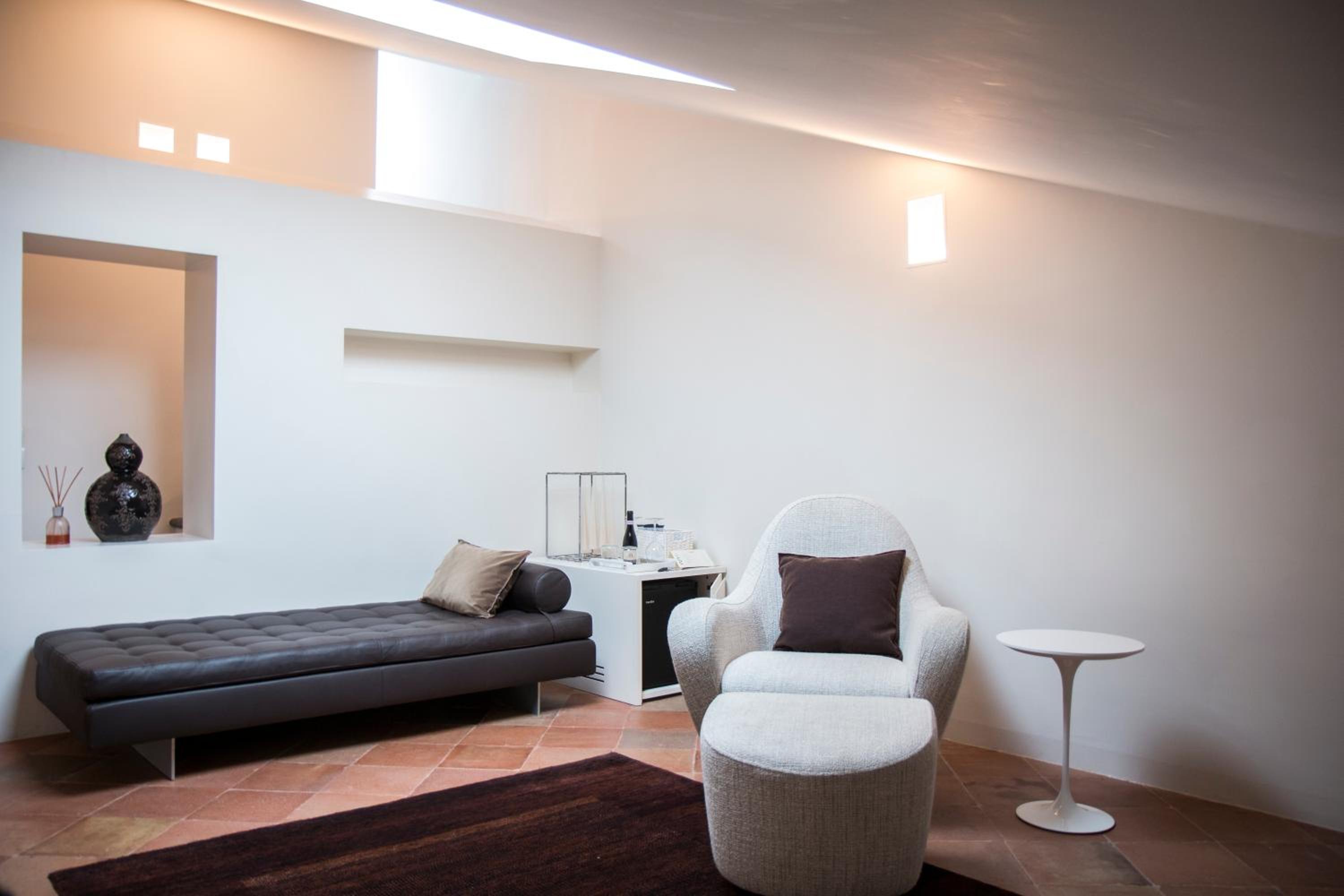 Exclusive Suite with Spa Access - Photo 5