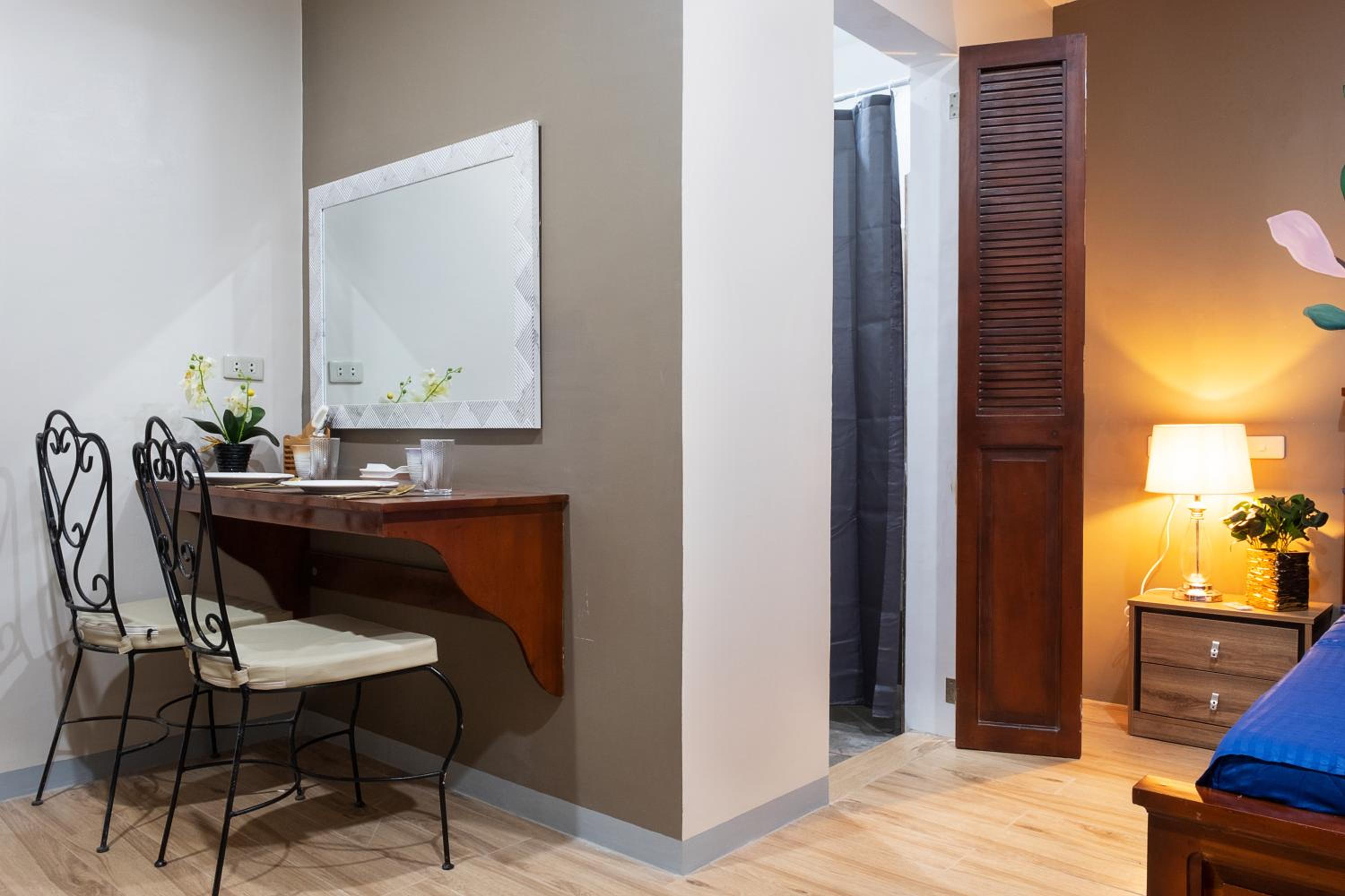 Budget Double Room - Photo 2