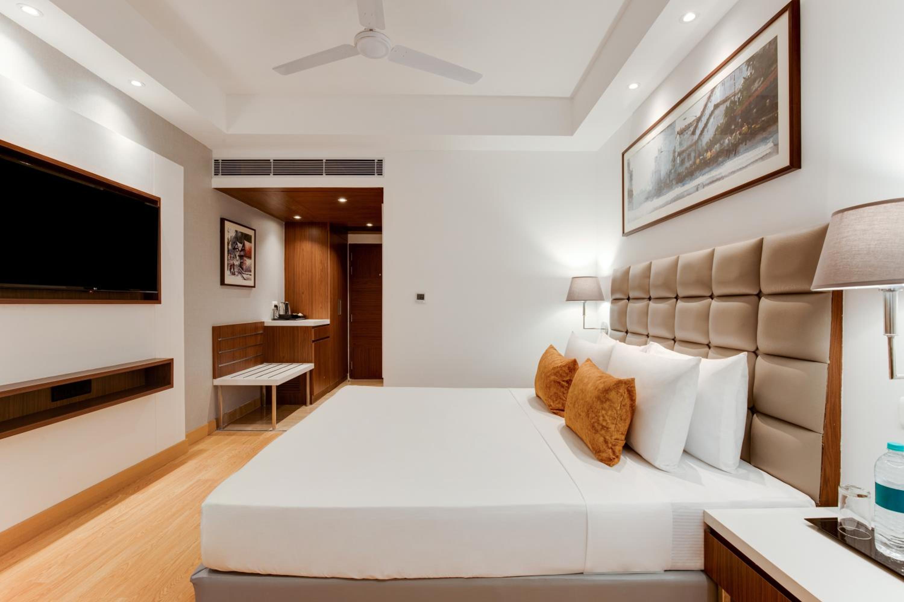 Deluxe Room - Photo 8