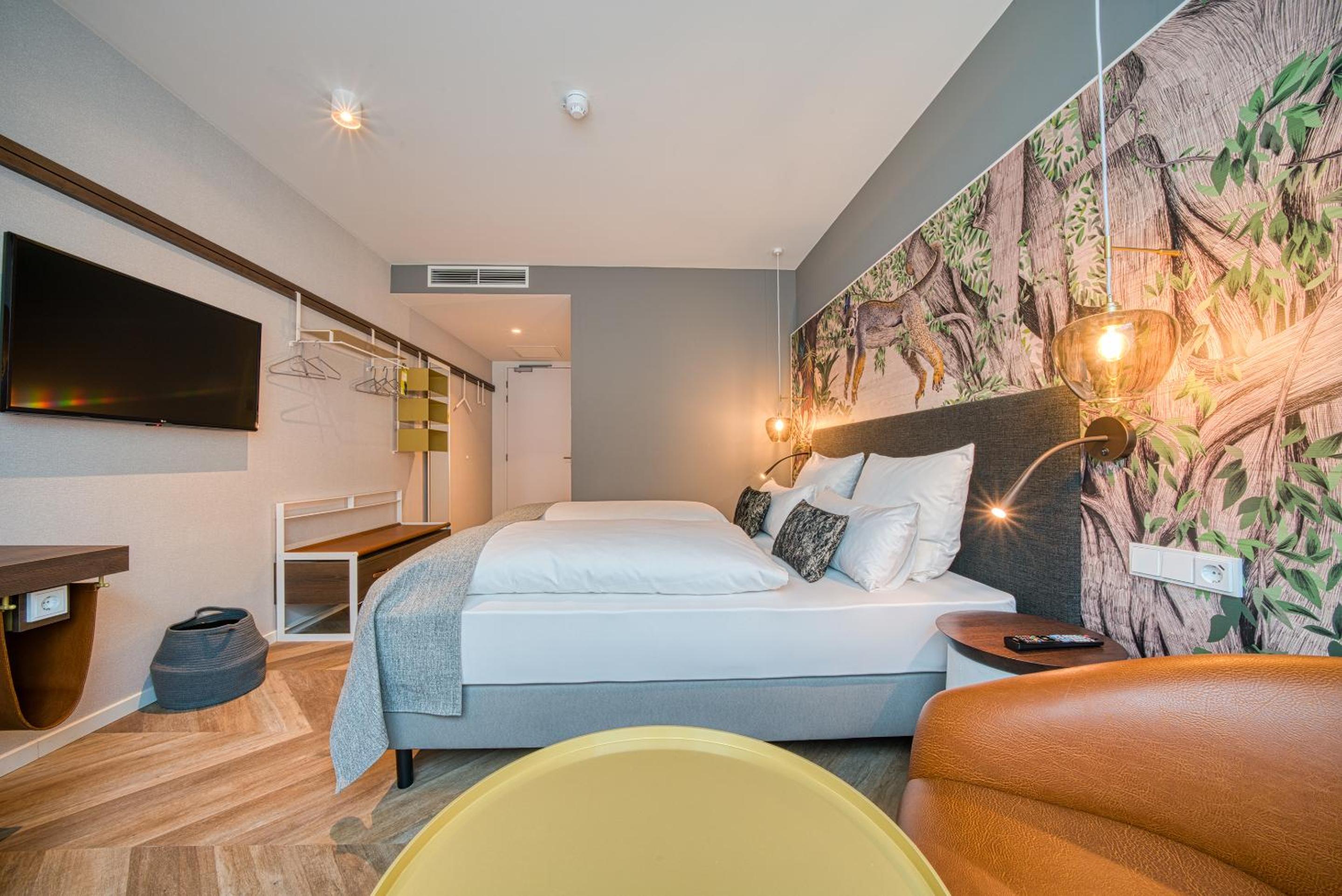 Standard Double Room - Photo 9