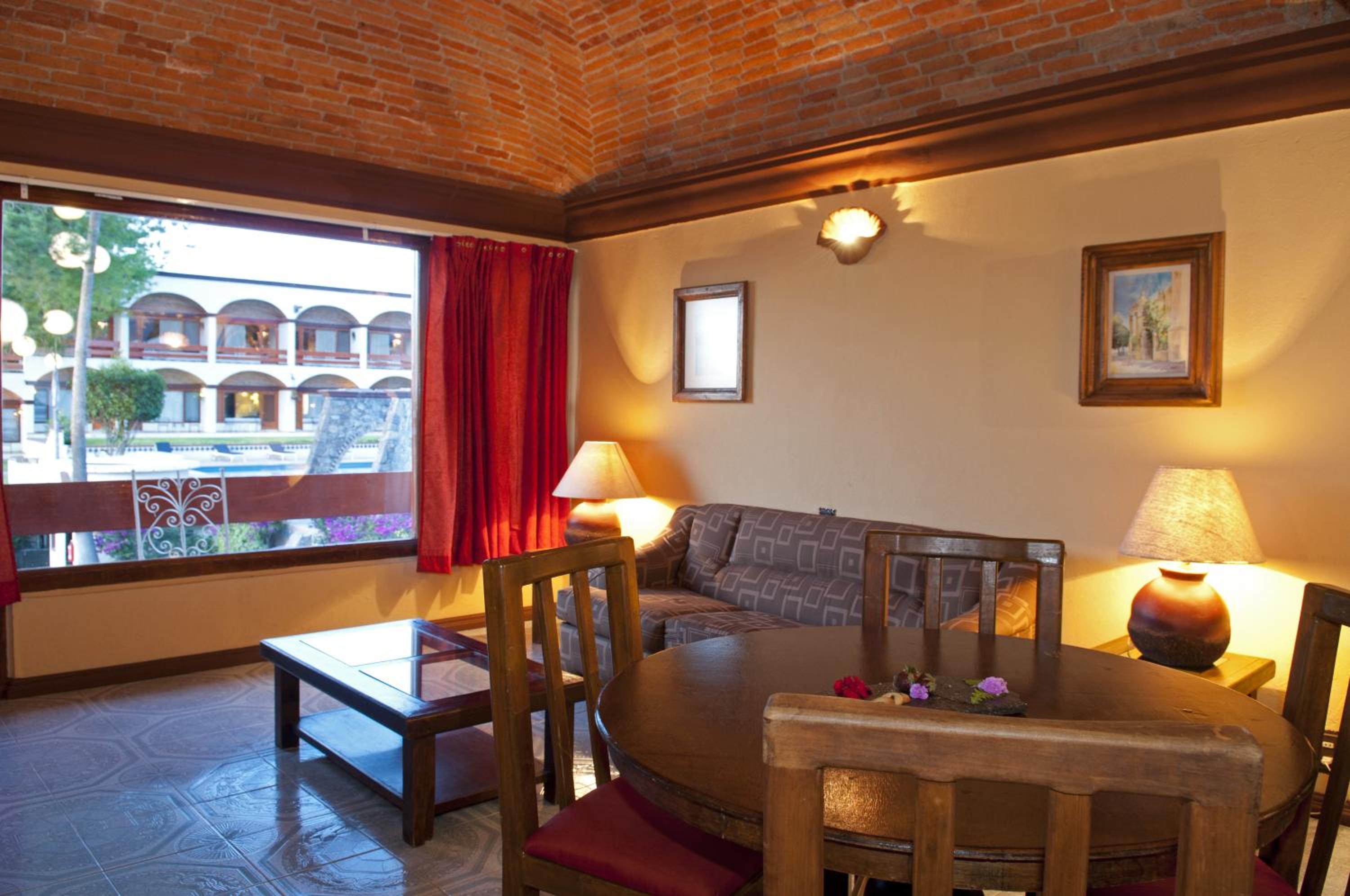 Double Room with Two Double Beds - Photo 12
