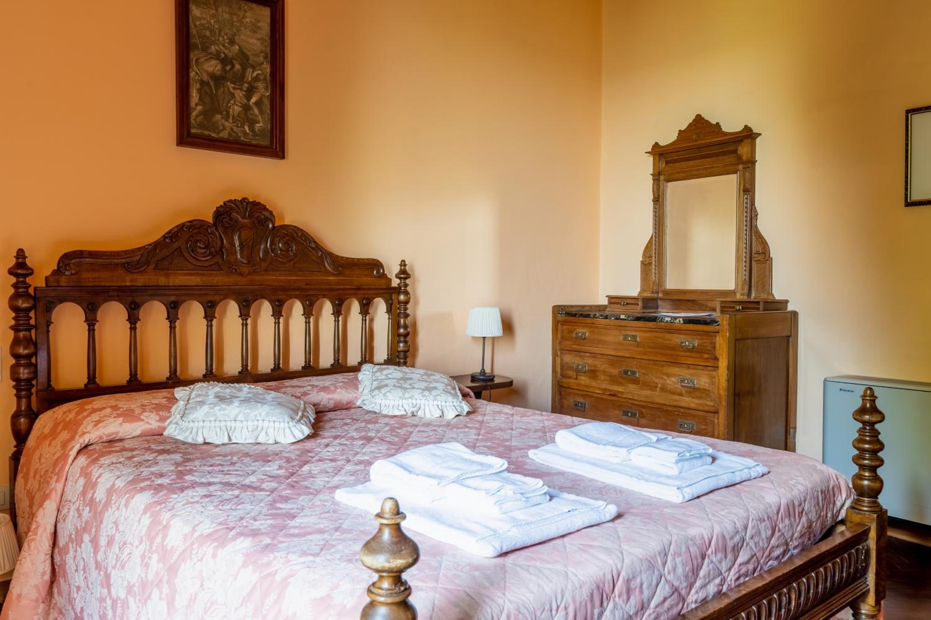 Double or Twin Room - Photo 10