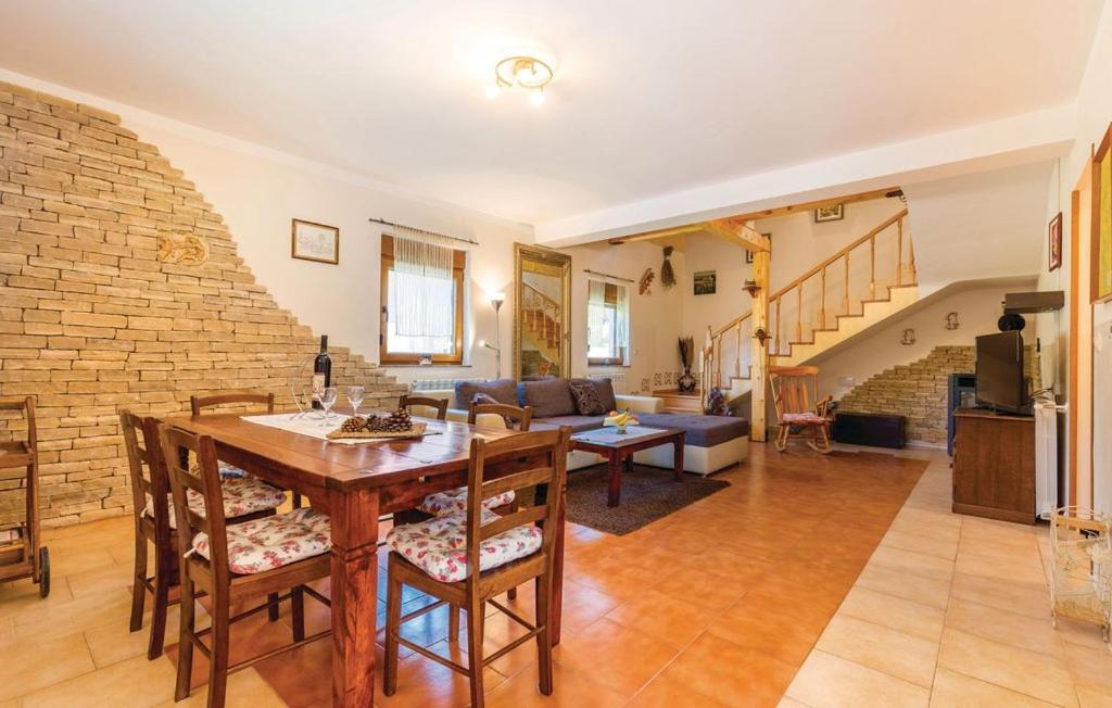 Villa photo 1