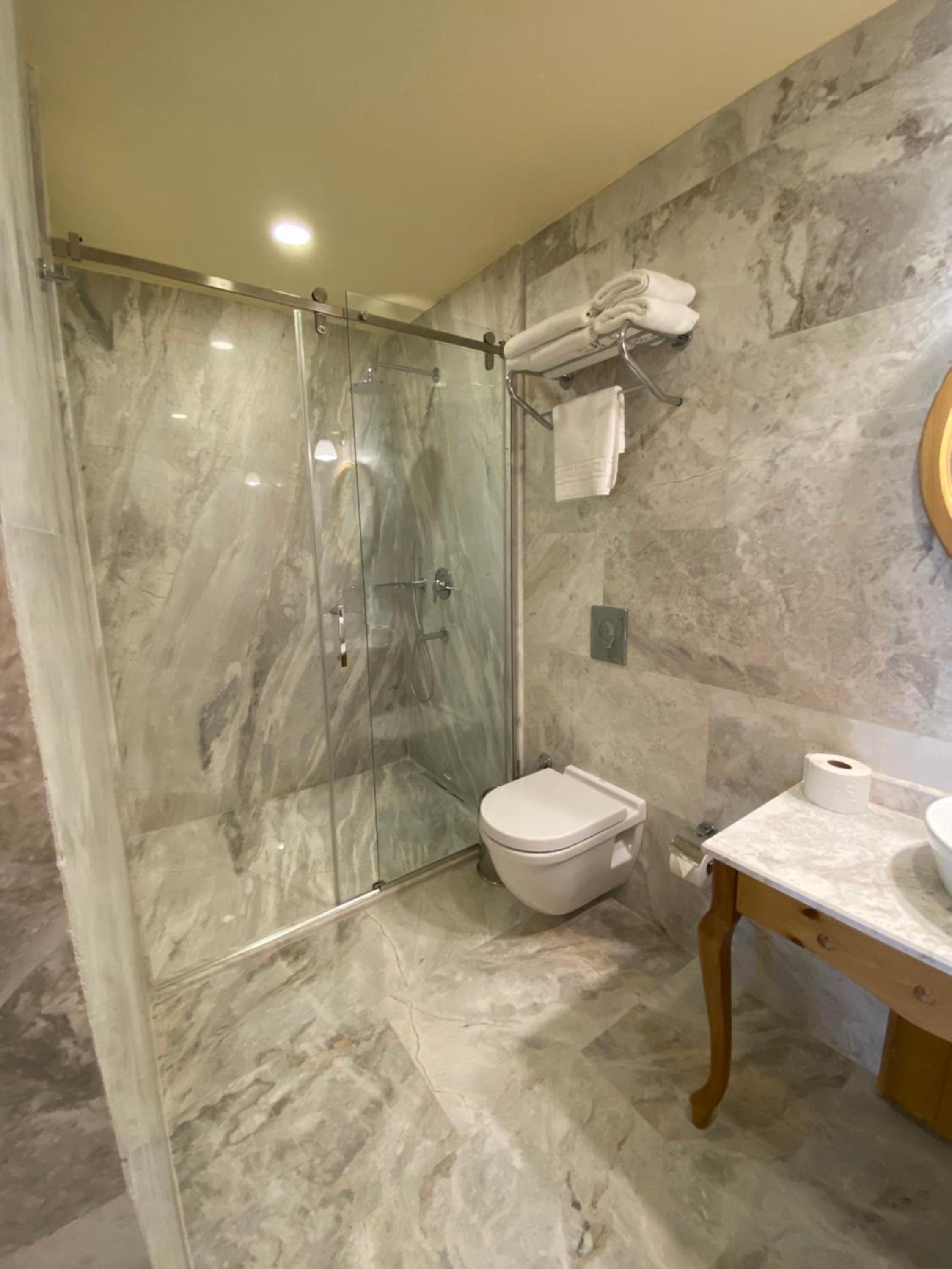 Stone Twin Room with Garden View - Photo 8