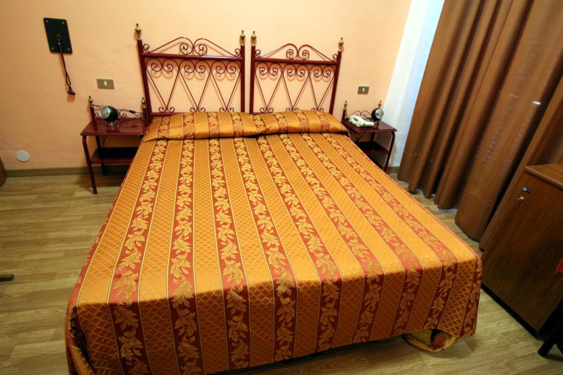 Economy Double Room - Photo 4