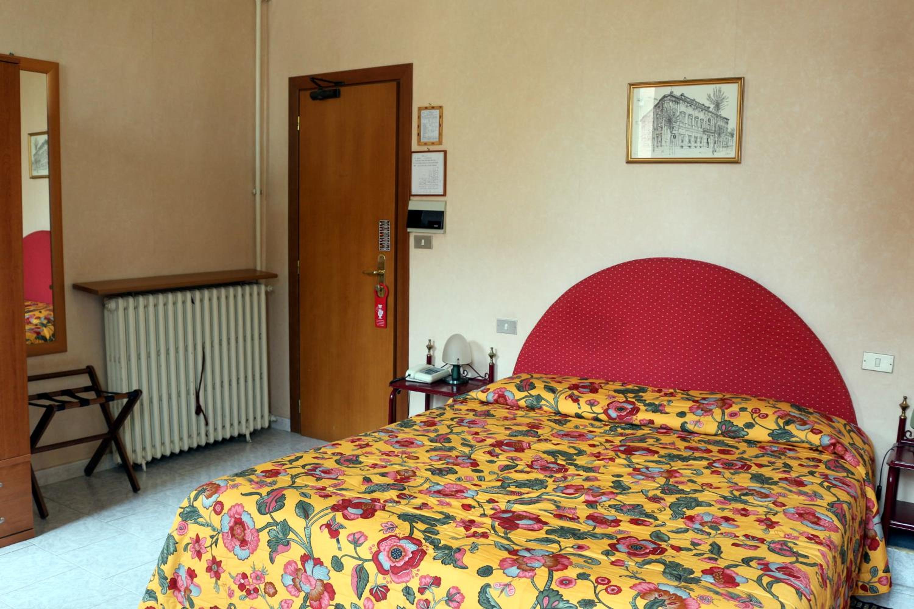 Economy Double Room - Photo 2