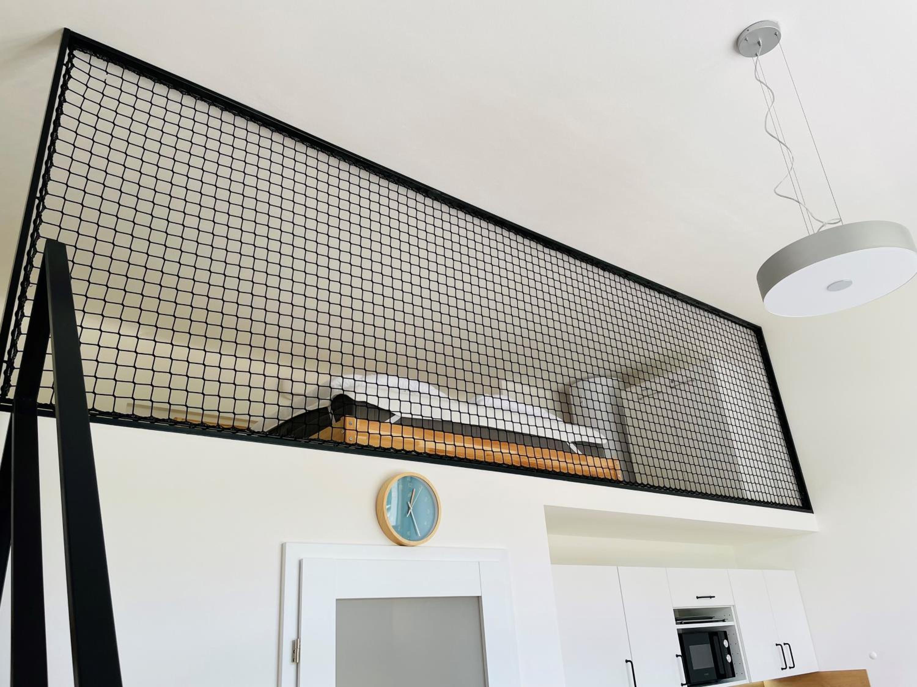 Apartment - Split Level - Photo 2