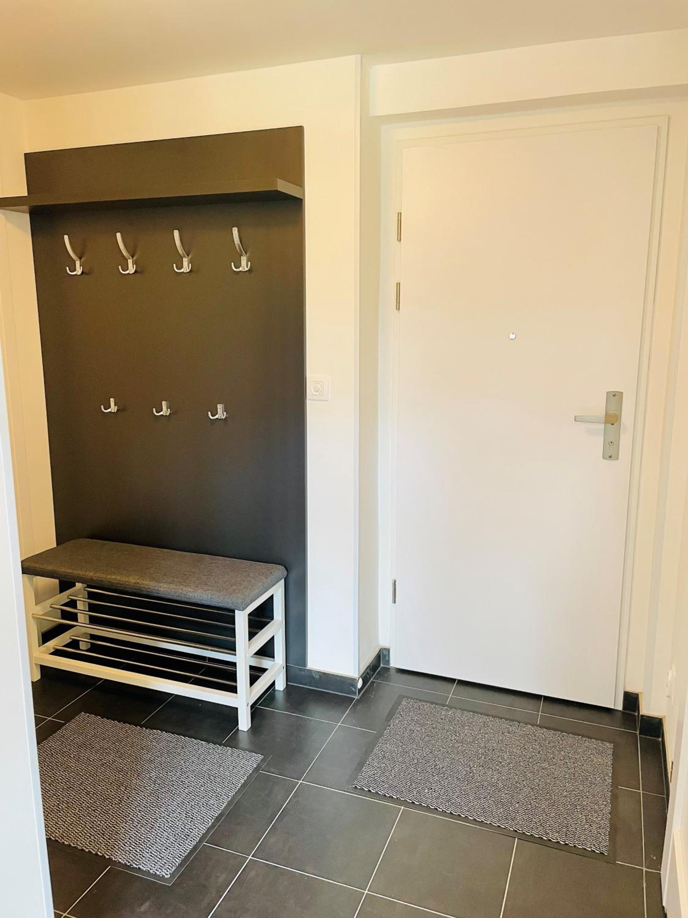 Apartment - Split Level - Photo 16