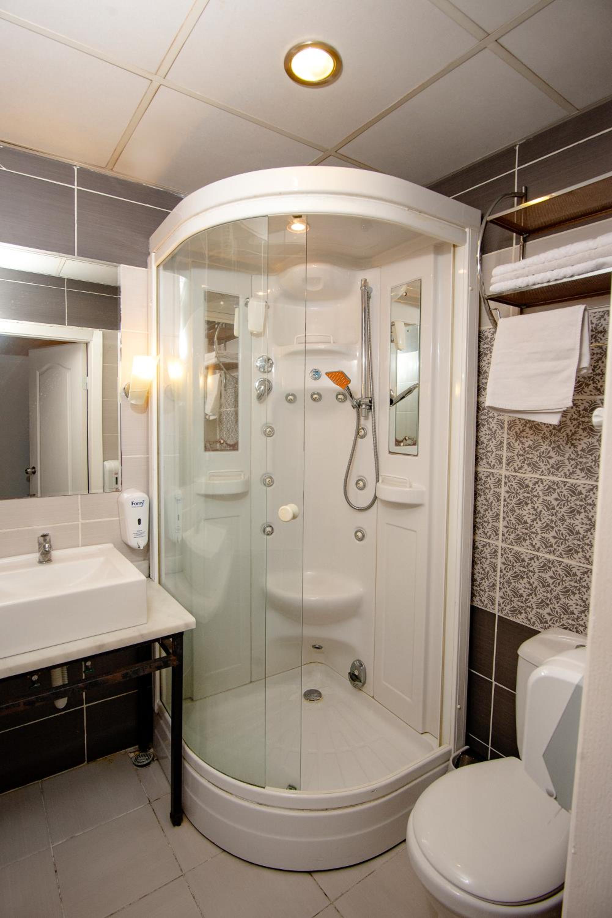 Superior Triple Room photo 2