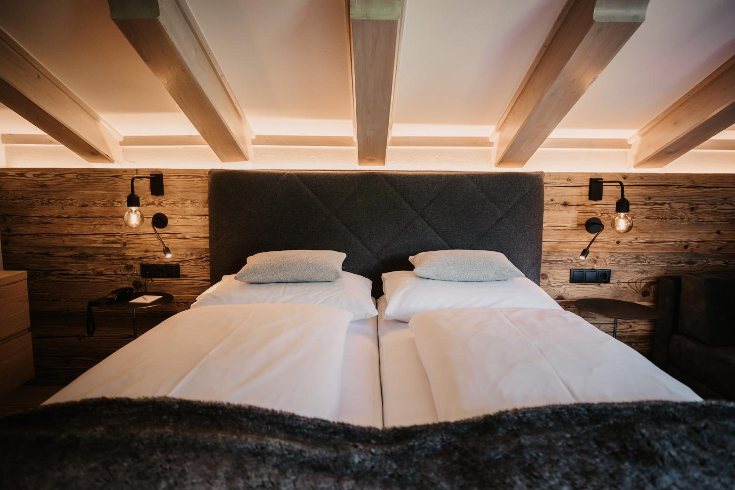 Suite with Balcony - Photo 2
