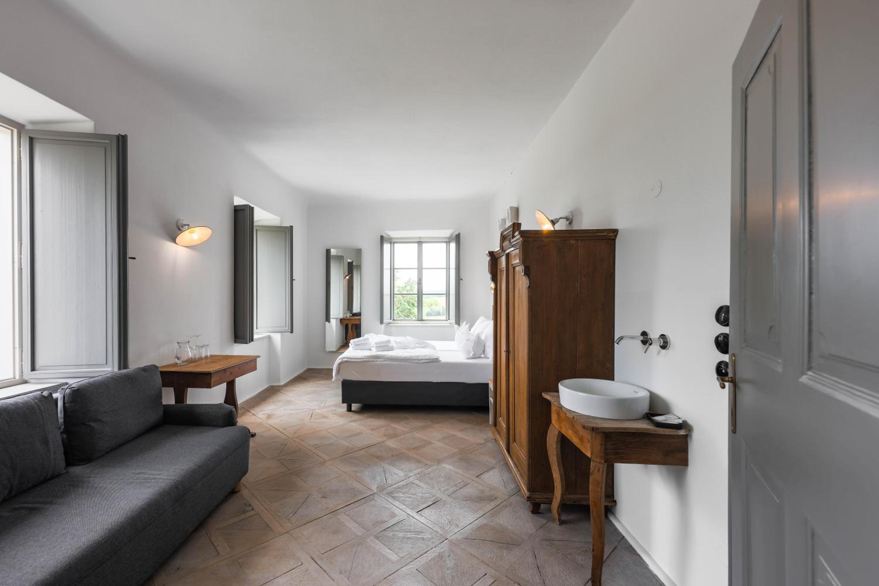 Two-Bedroom Suite - Photo 2