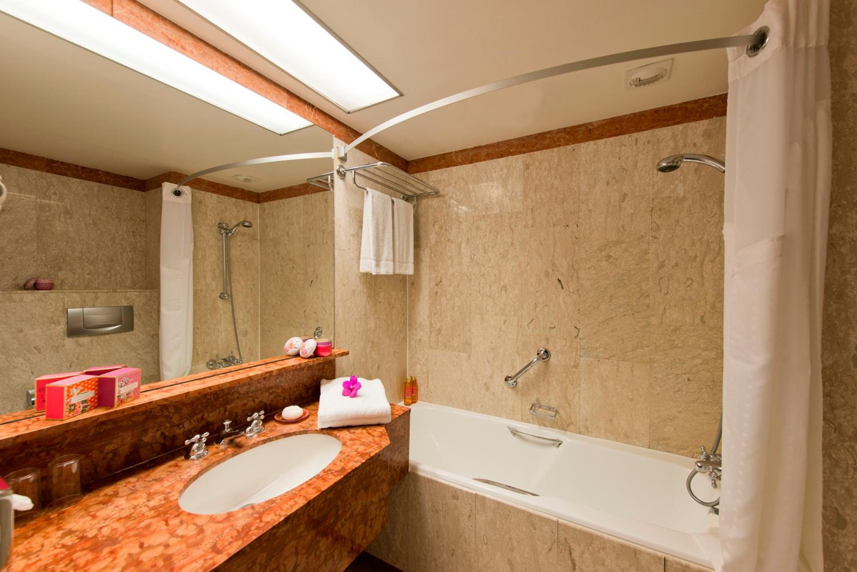 Standard Twin Room - High Floor - Photo 3
