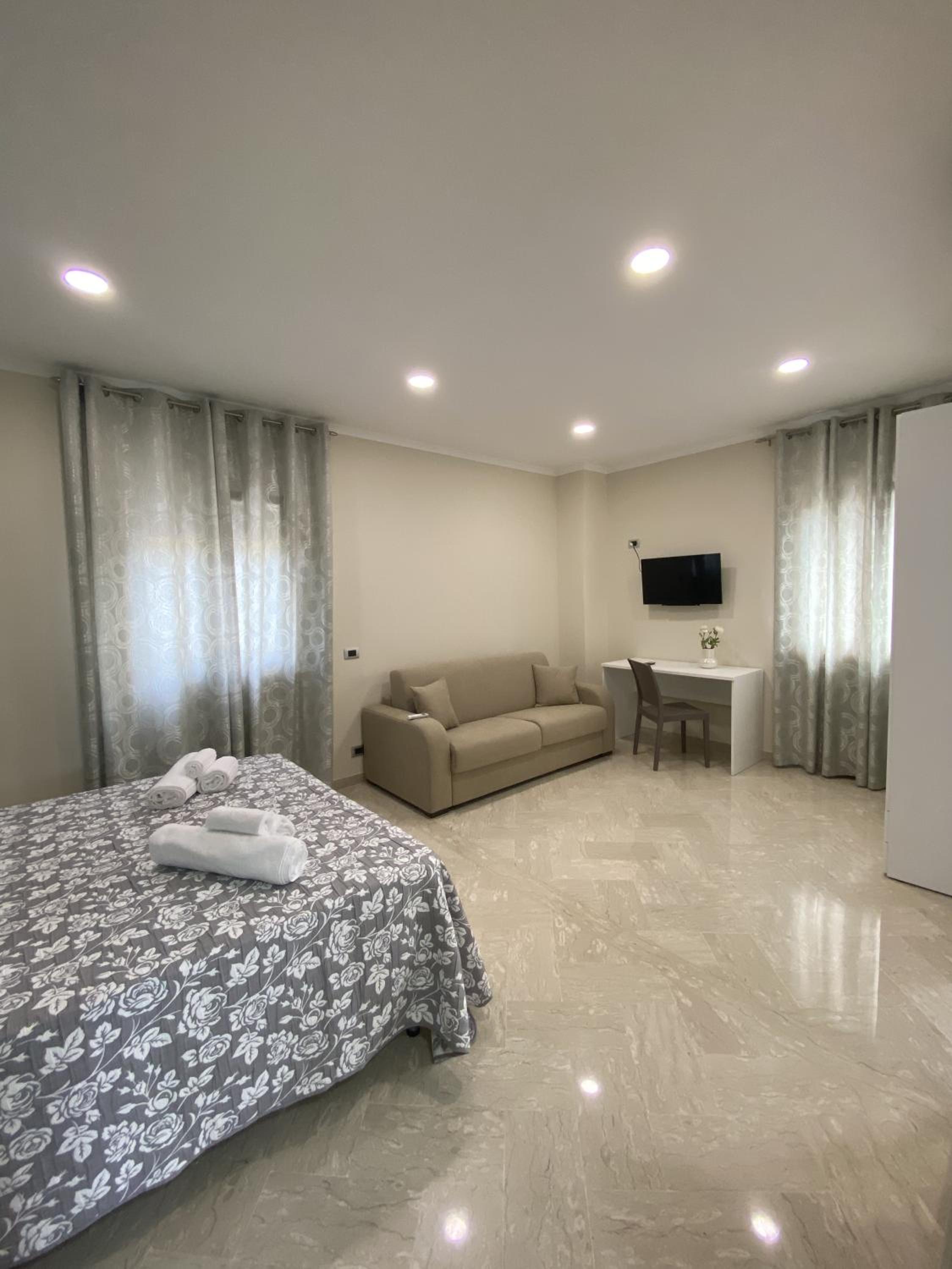 Quadruple Room with Private Bathroom photo 2