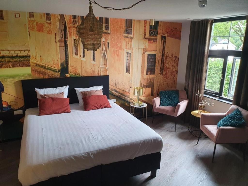 Deluxe King Suite