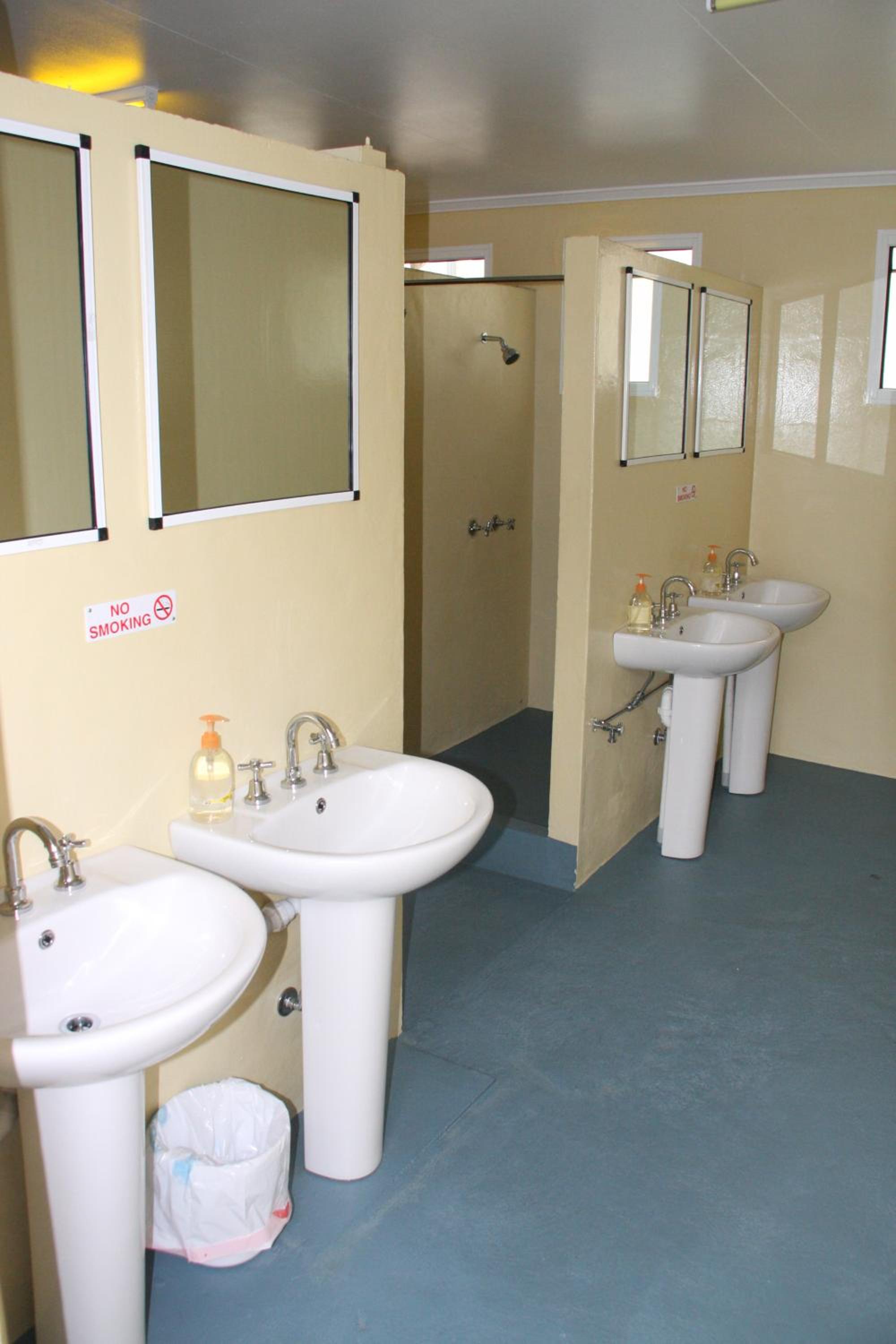 Single Room with Shared Bathroom photo 3