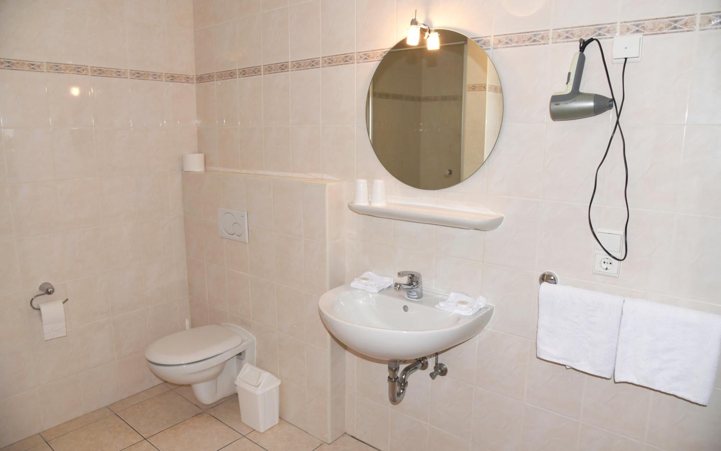 Double Room - Photo 4