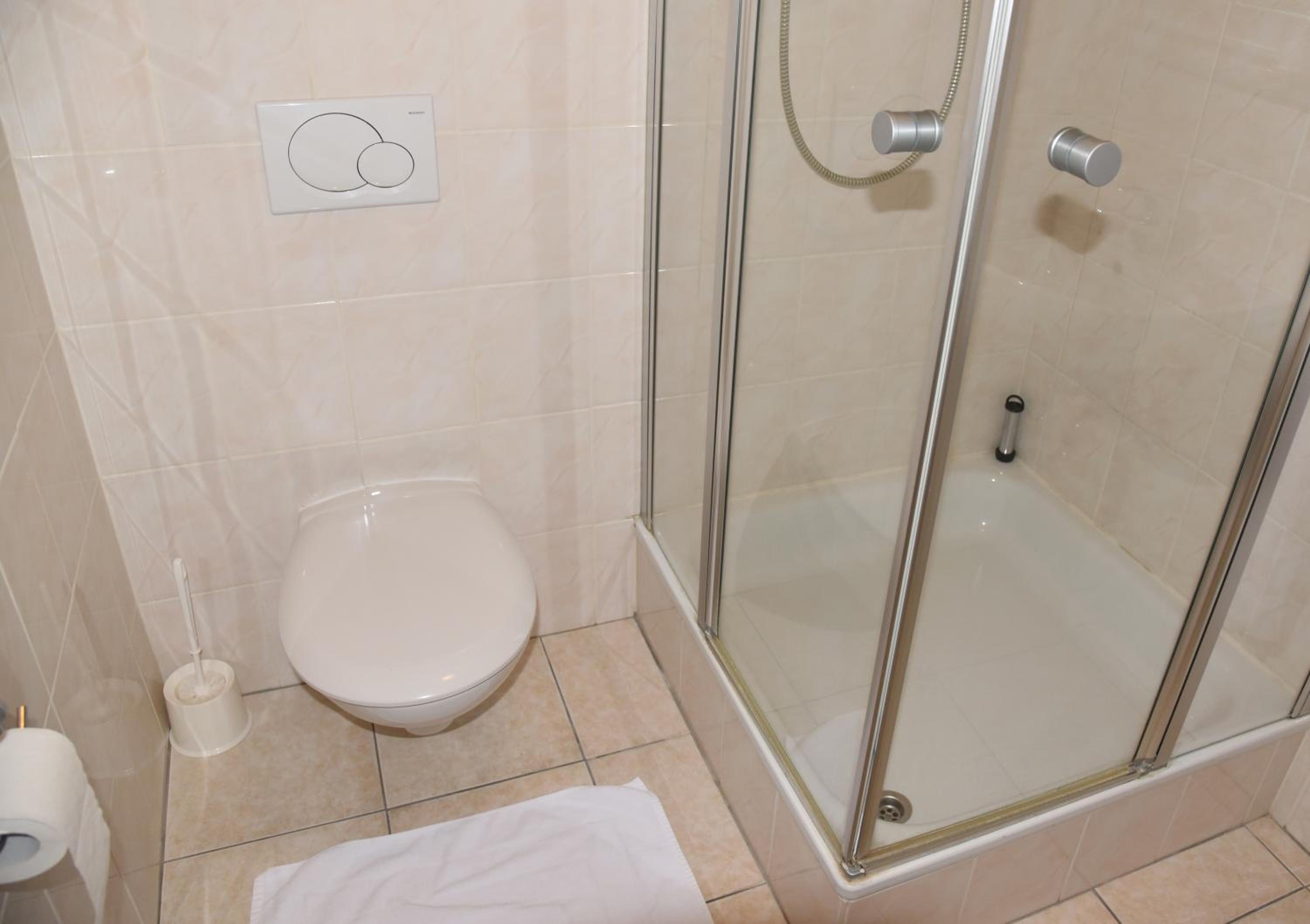 Double Room - Photo 3
