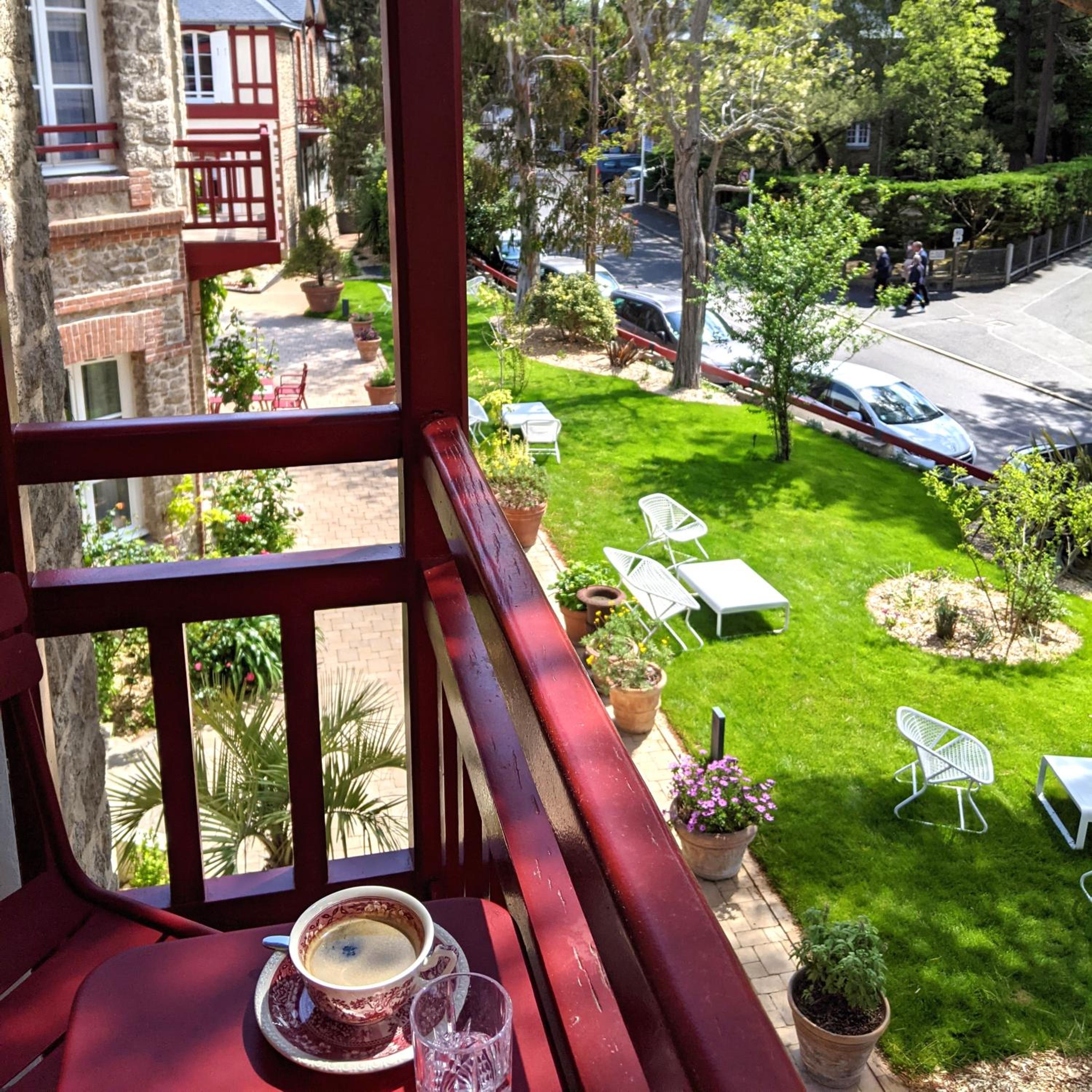Suite with Balcony - Photo 3