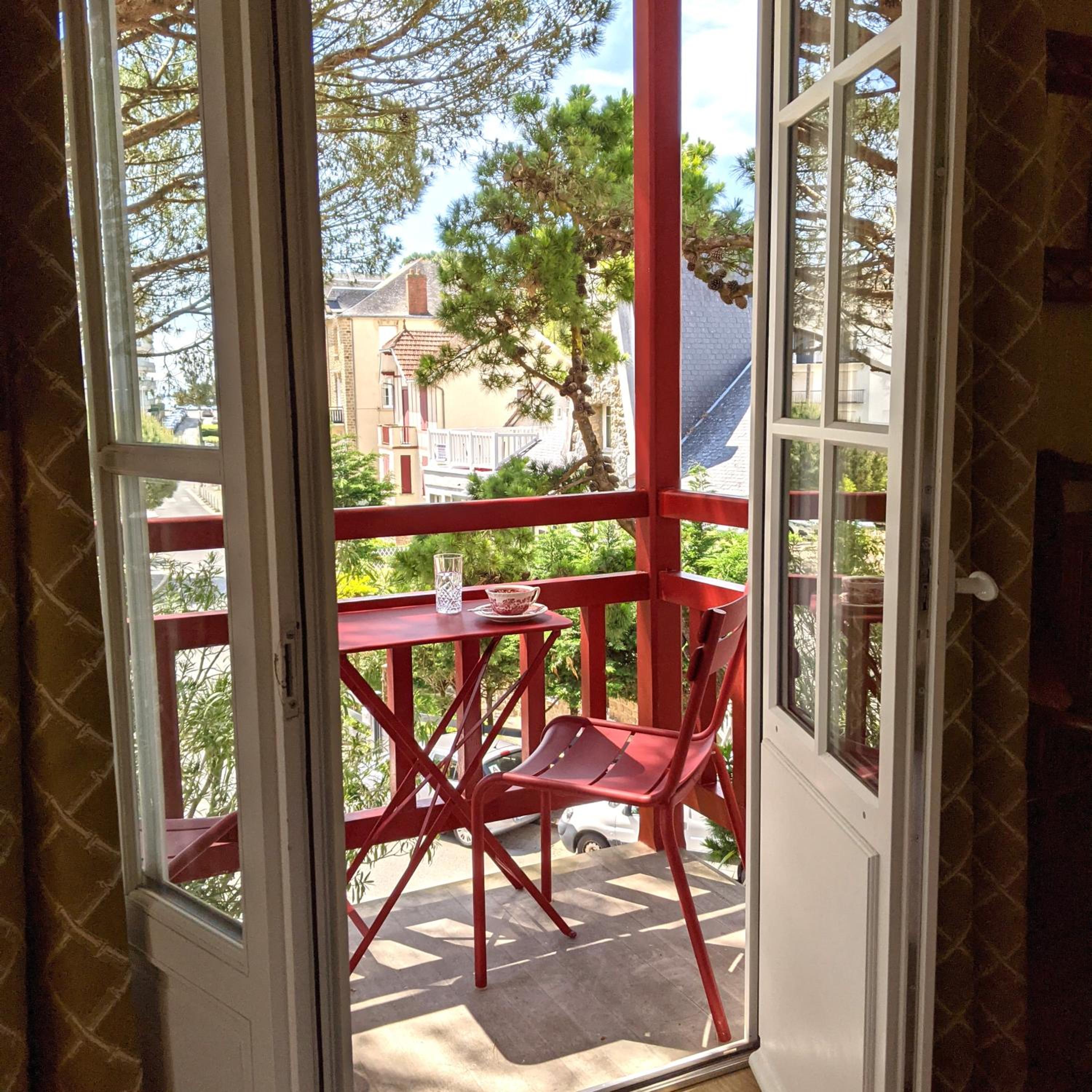 Suite with Balcony - Photo 2