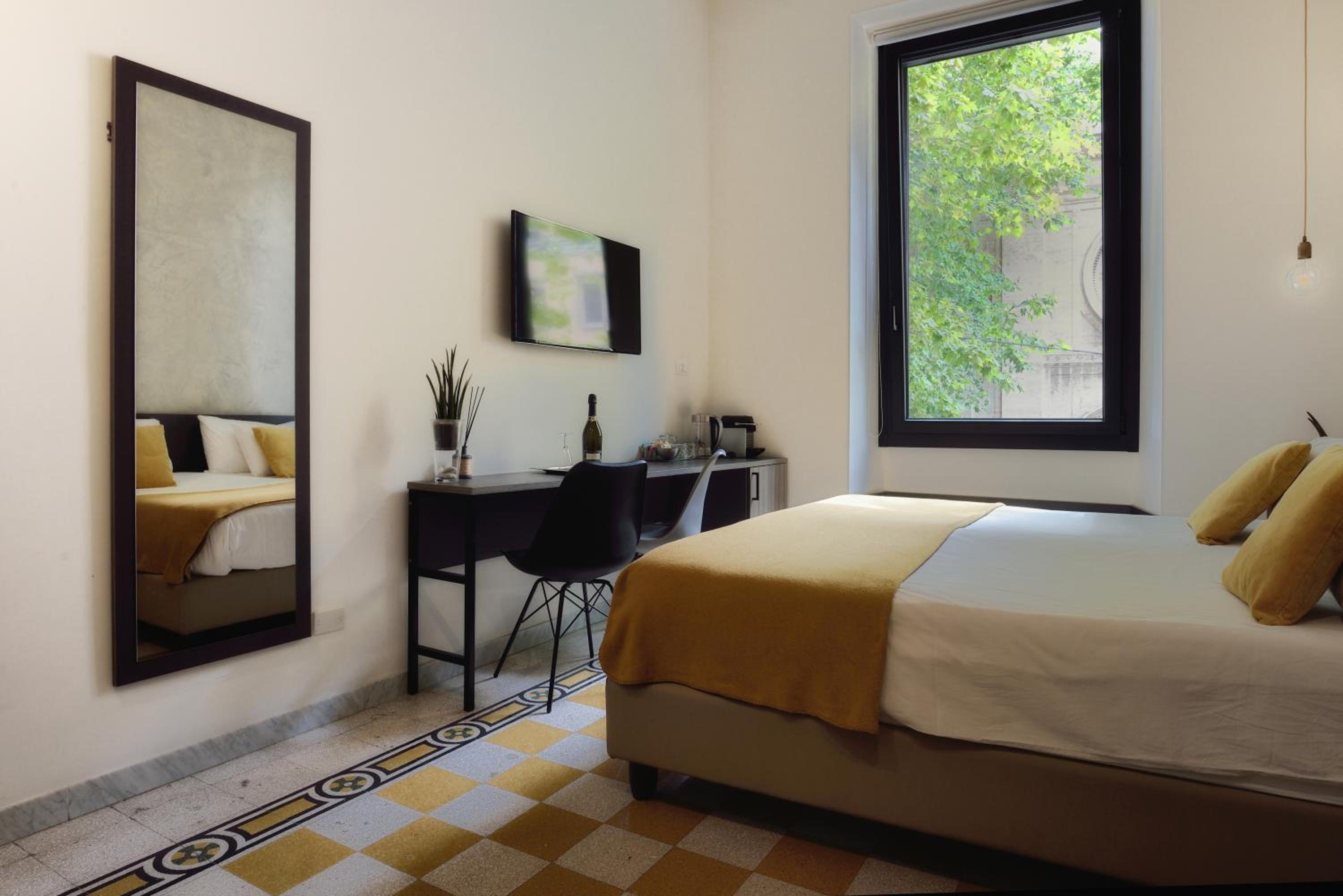 Superior Deluxe Double or Twin Room photo 2