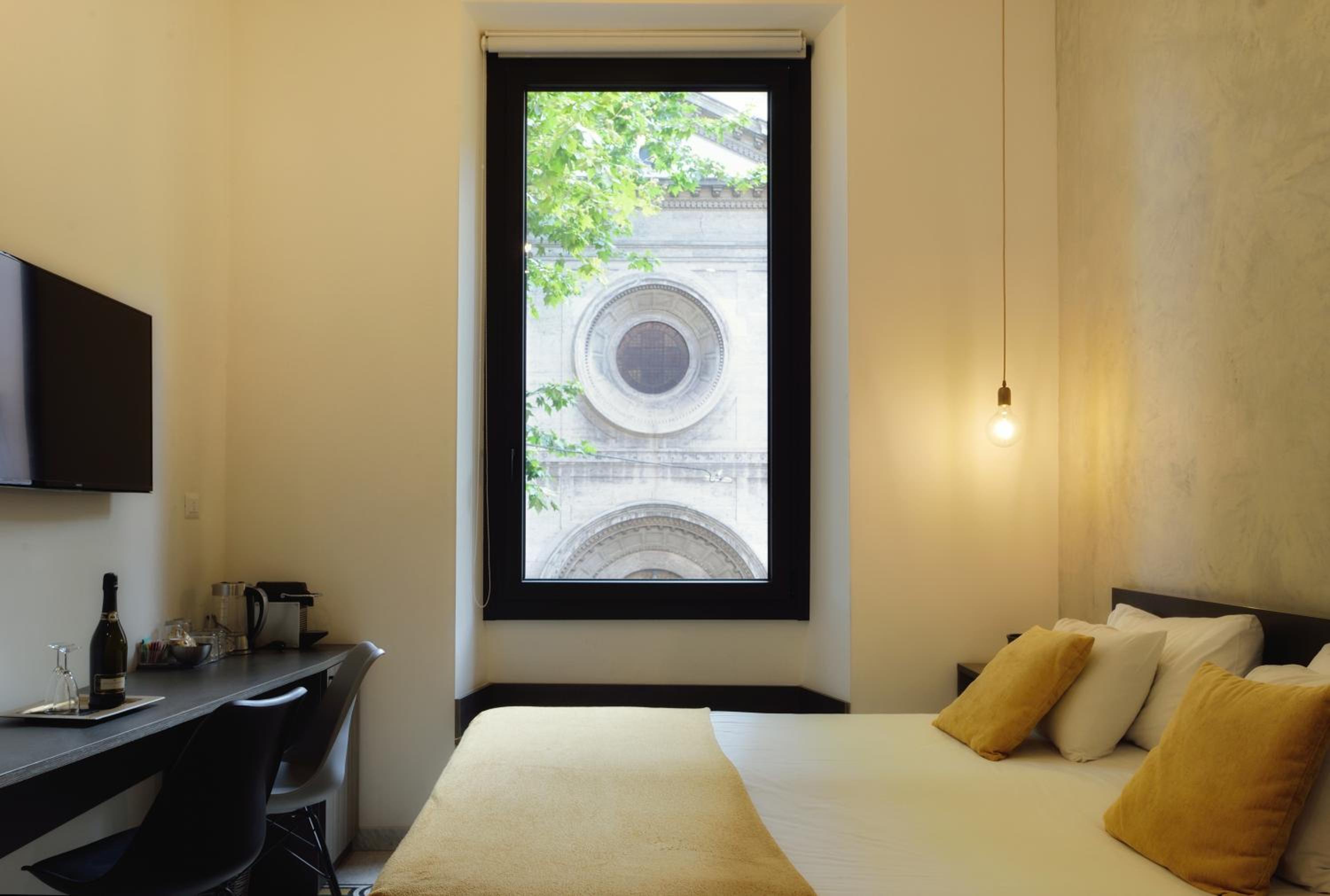 Superior Deluxe Double or Twin Room  photo 3