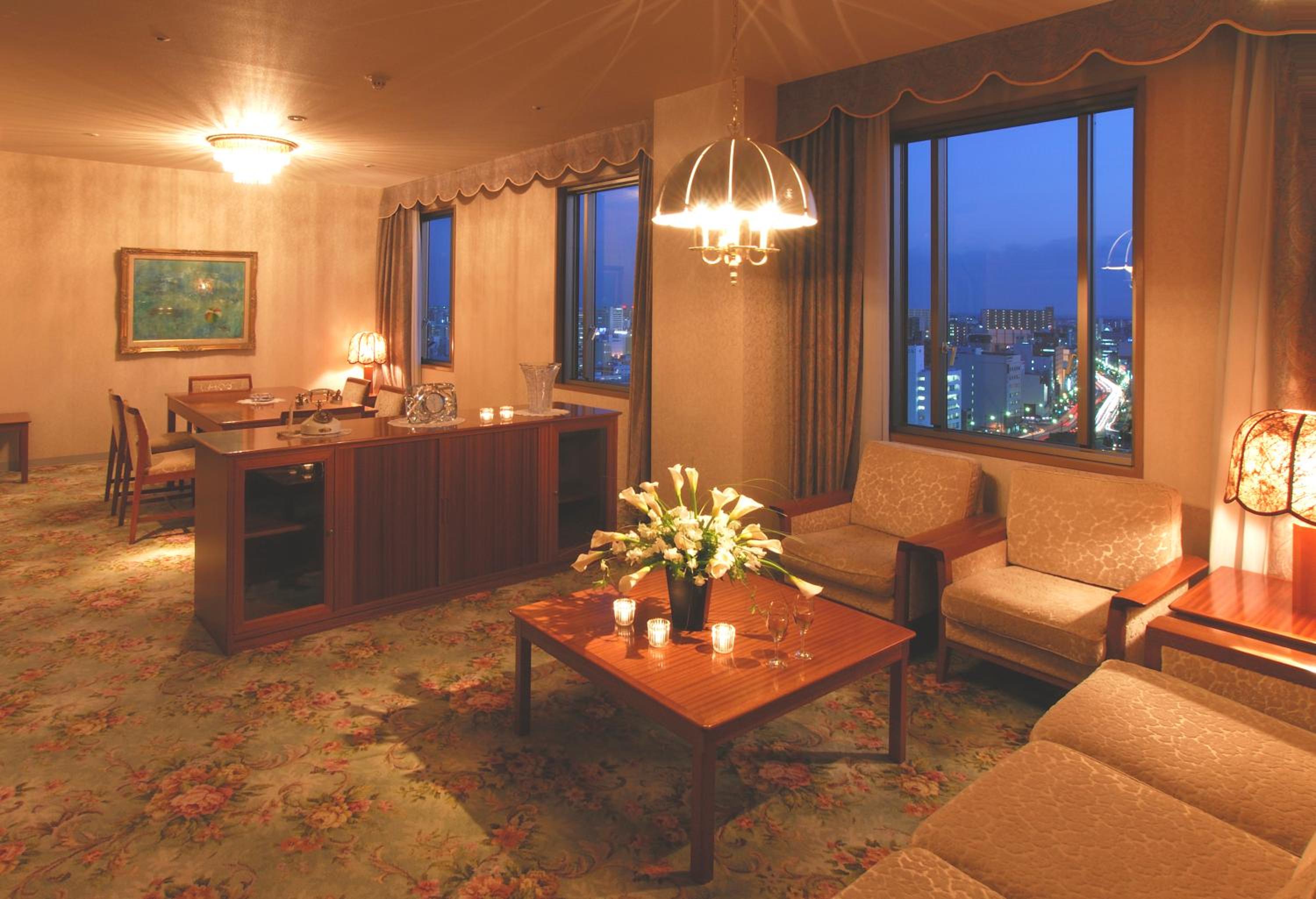 Suite - Non-Smoking photo 2