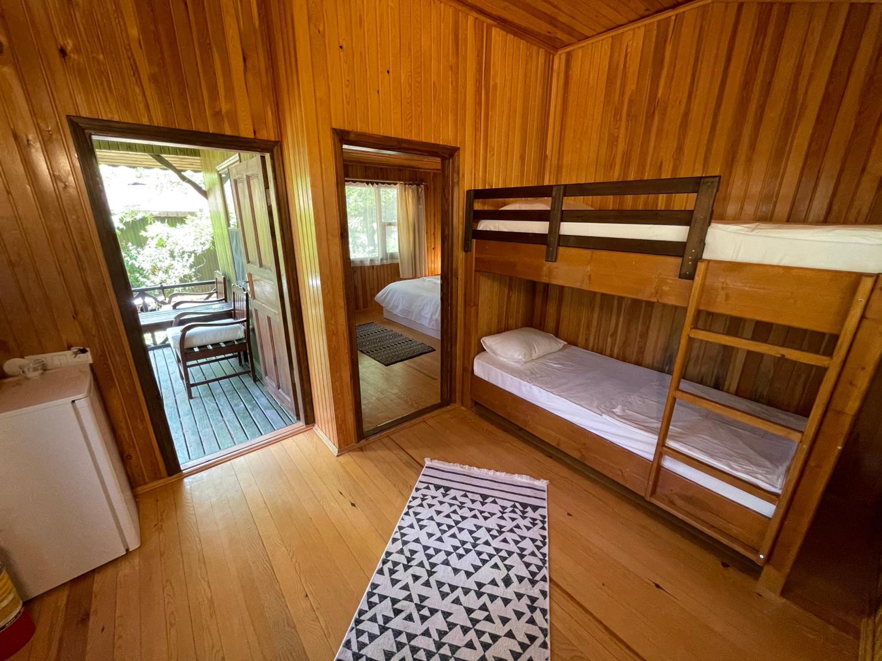 Standard Quadruple Room - Photo 17