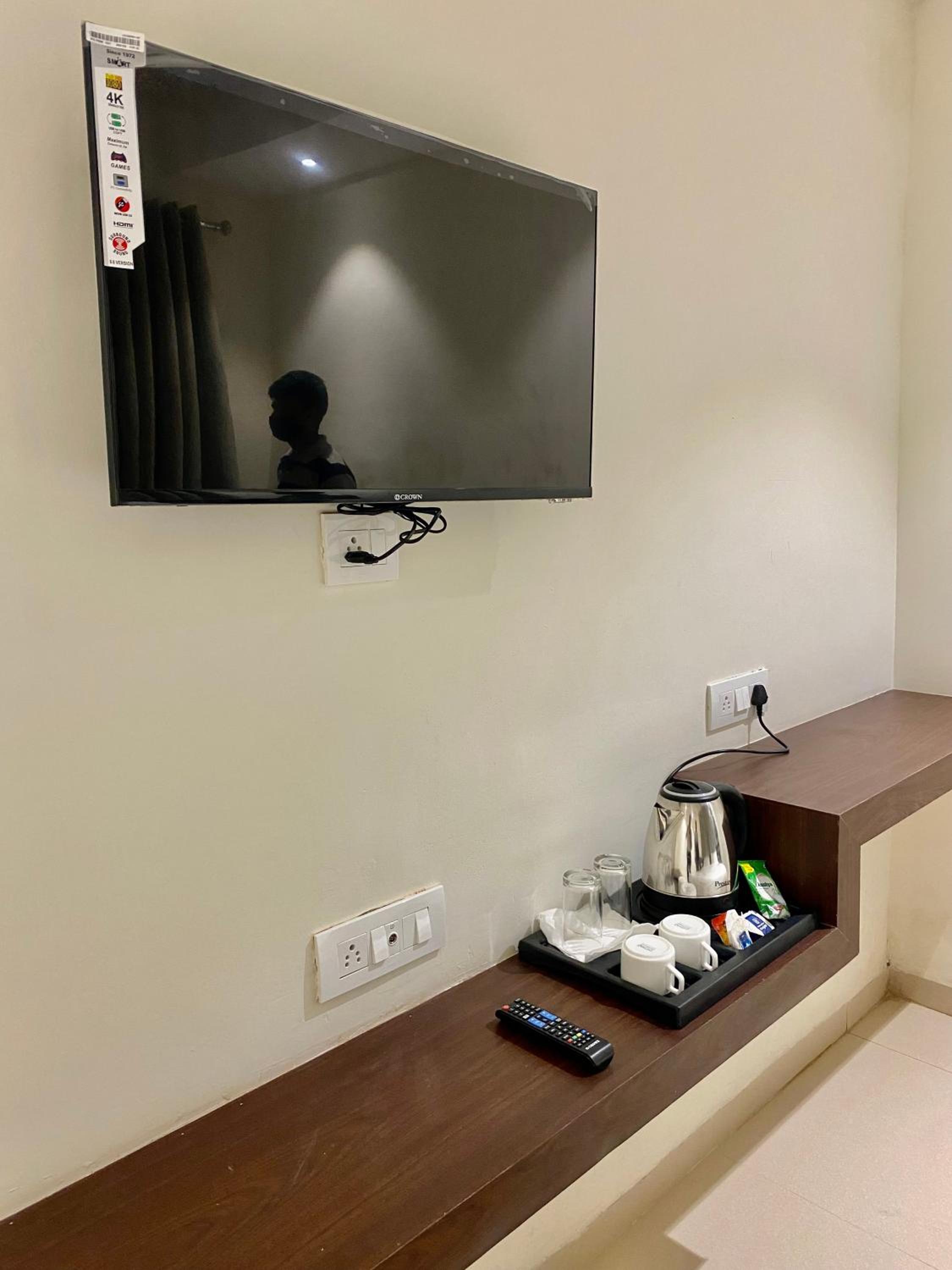 Standard King Room photo 2