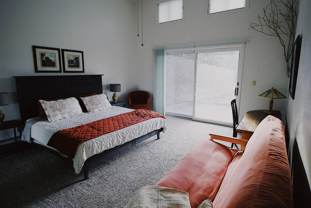 Three-Bedroom House photo 1