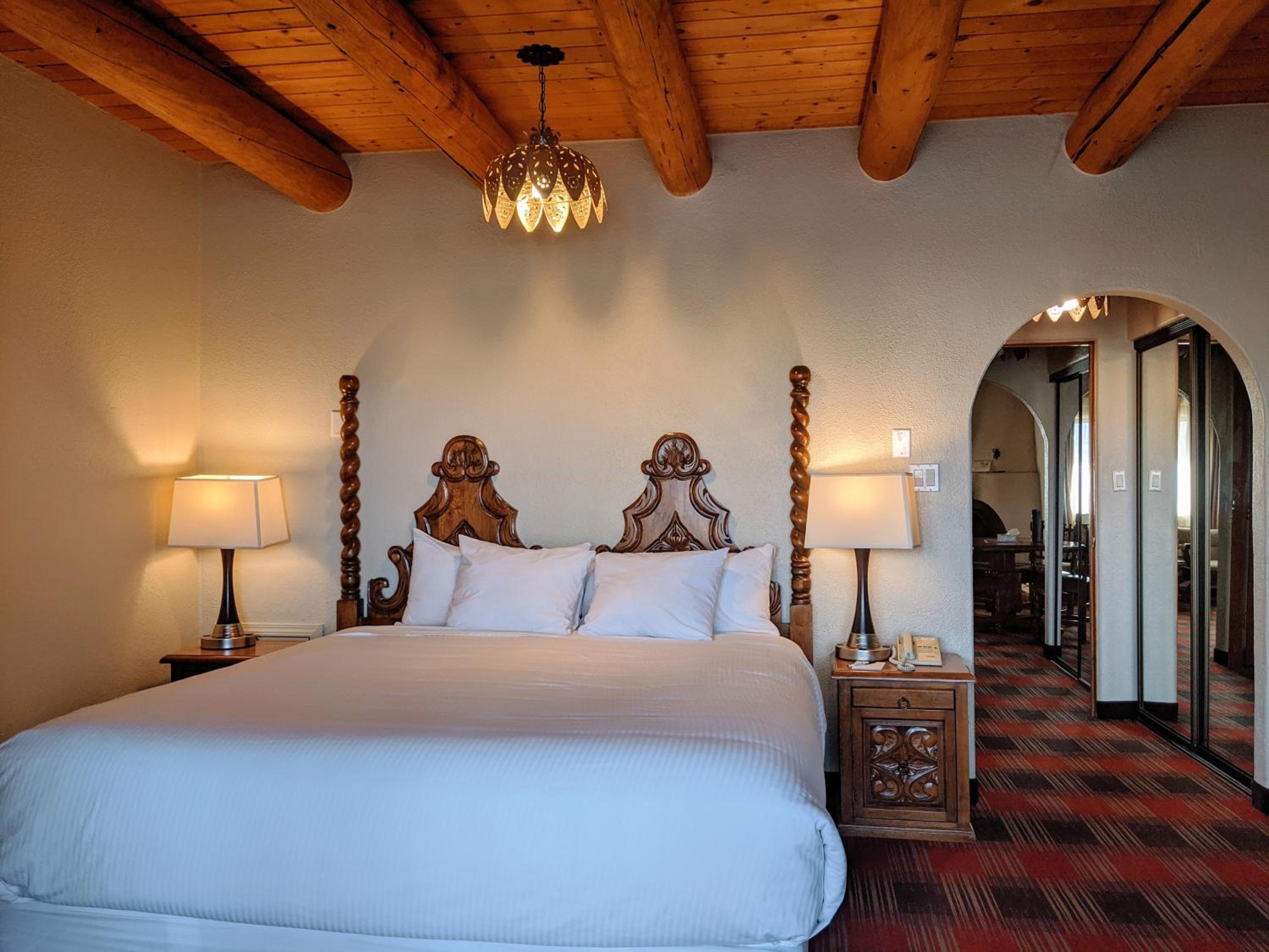 Deluxe Suite - Photo 14