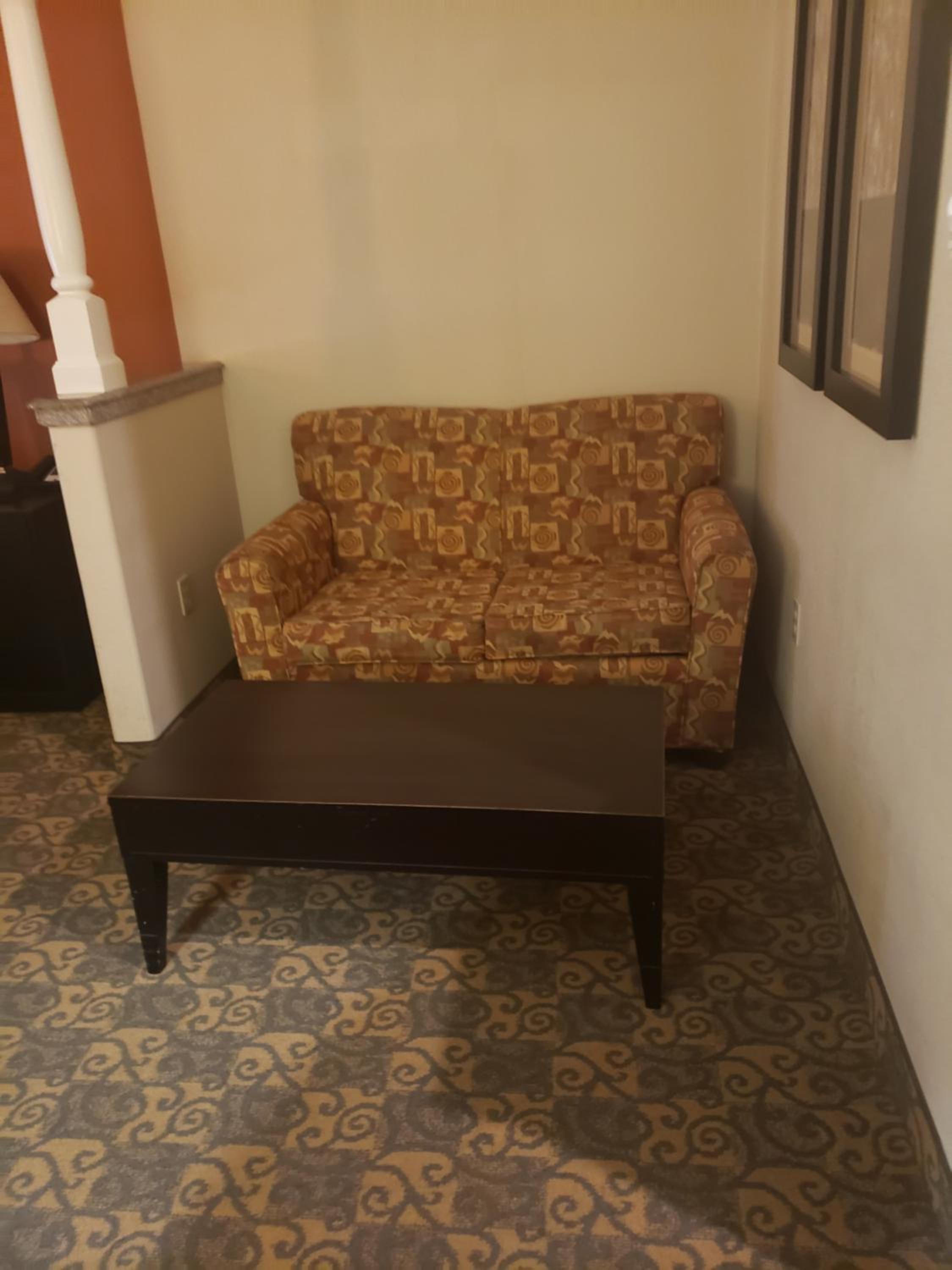 King Suite - Non-Smoking - Photo 8