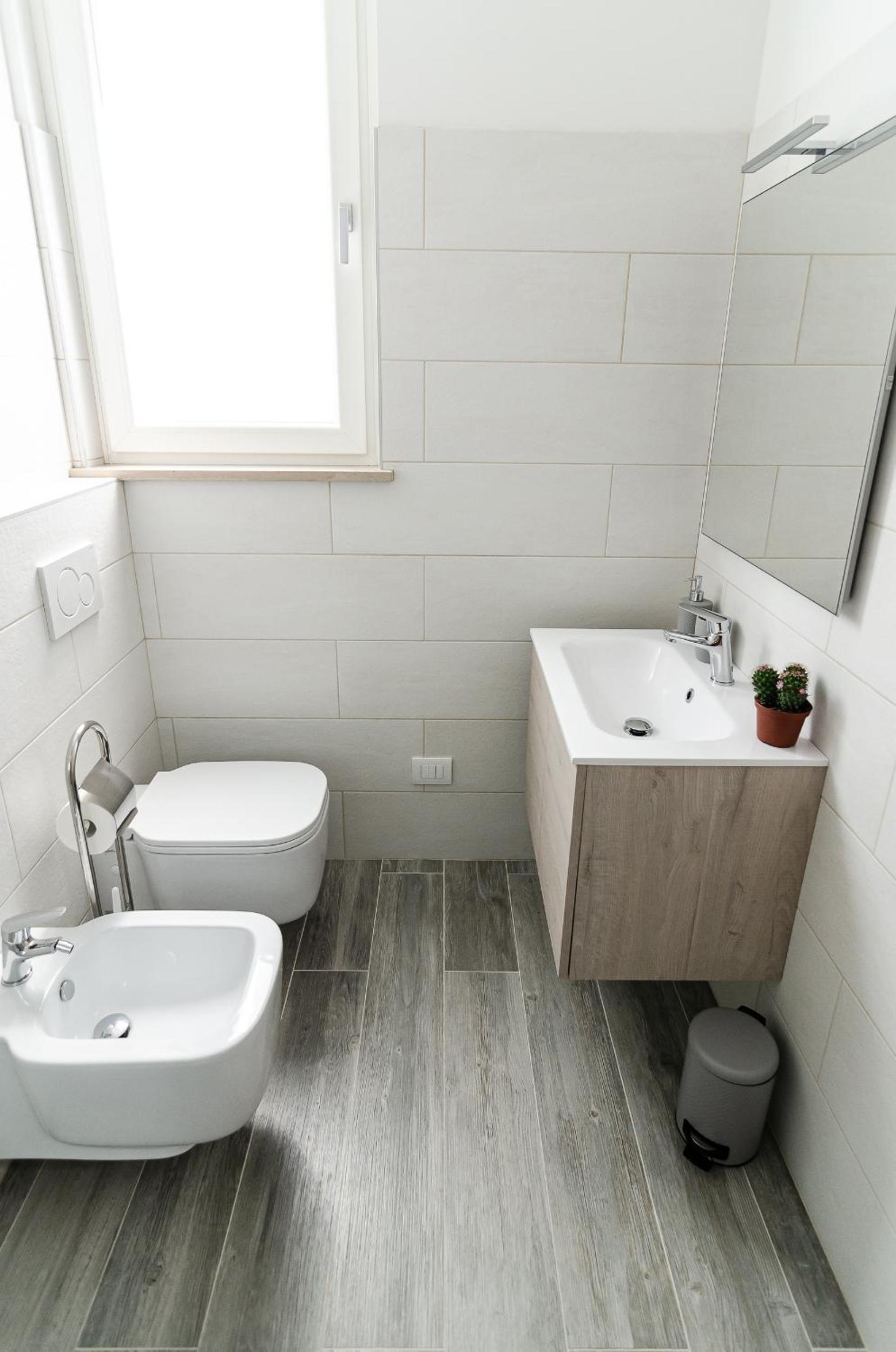 Double or Twin Room with Private Bathroom - Photo 5