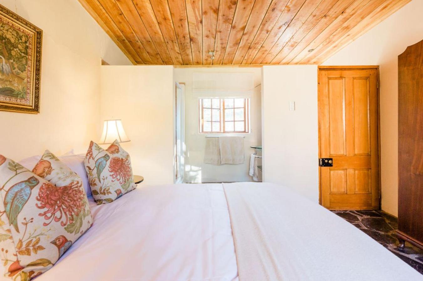 One-Bedroom House photo 1