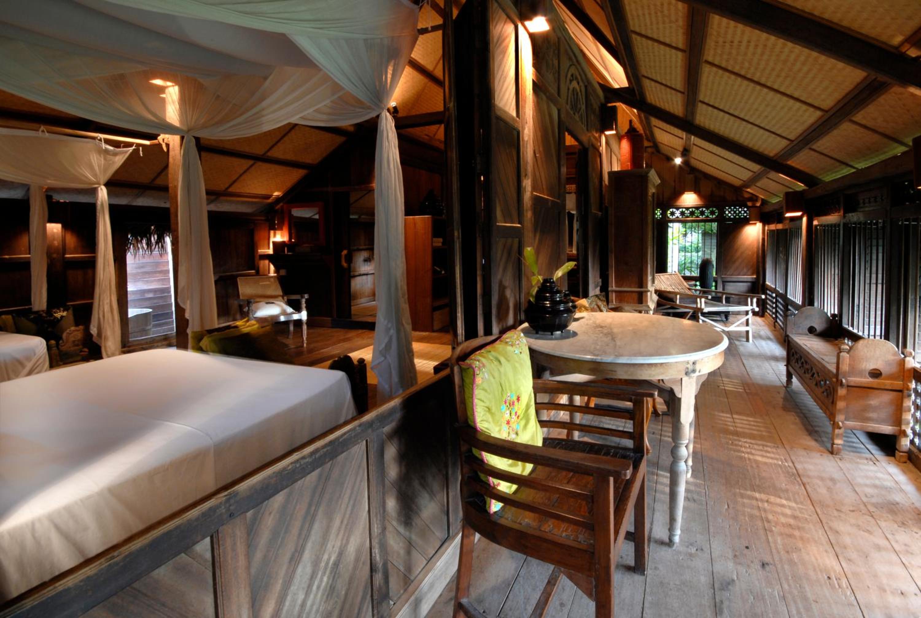 Black Coral Villa with Sundeck  photo 3