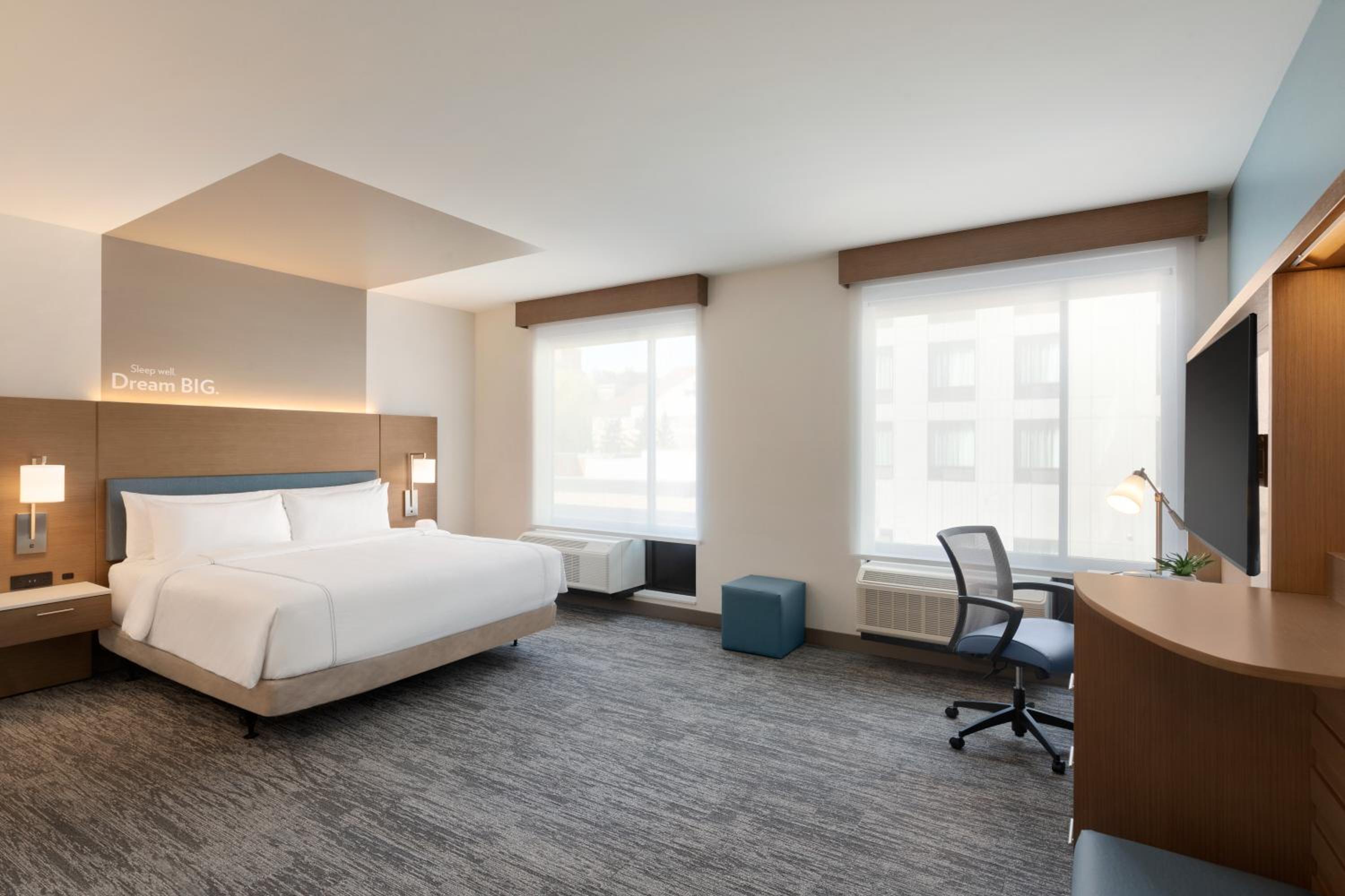 King Room - Mobility Access/Hearing Accessible - Photo 2