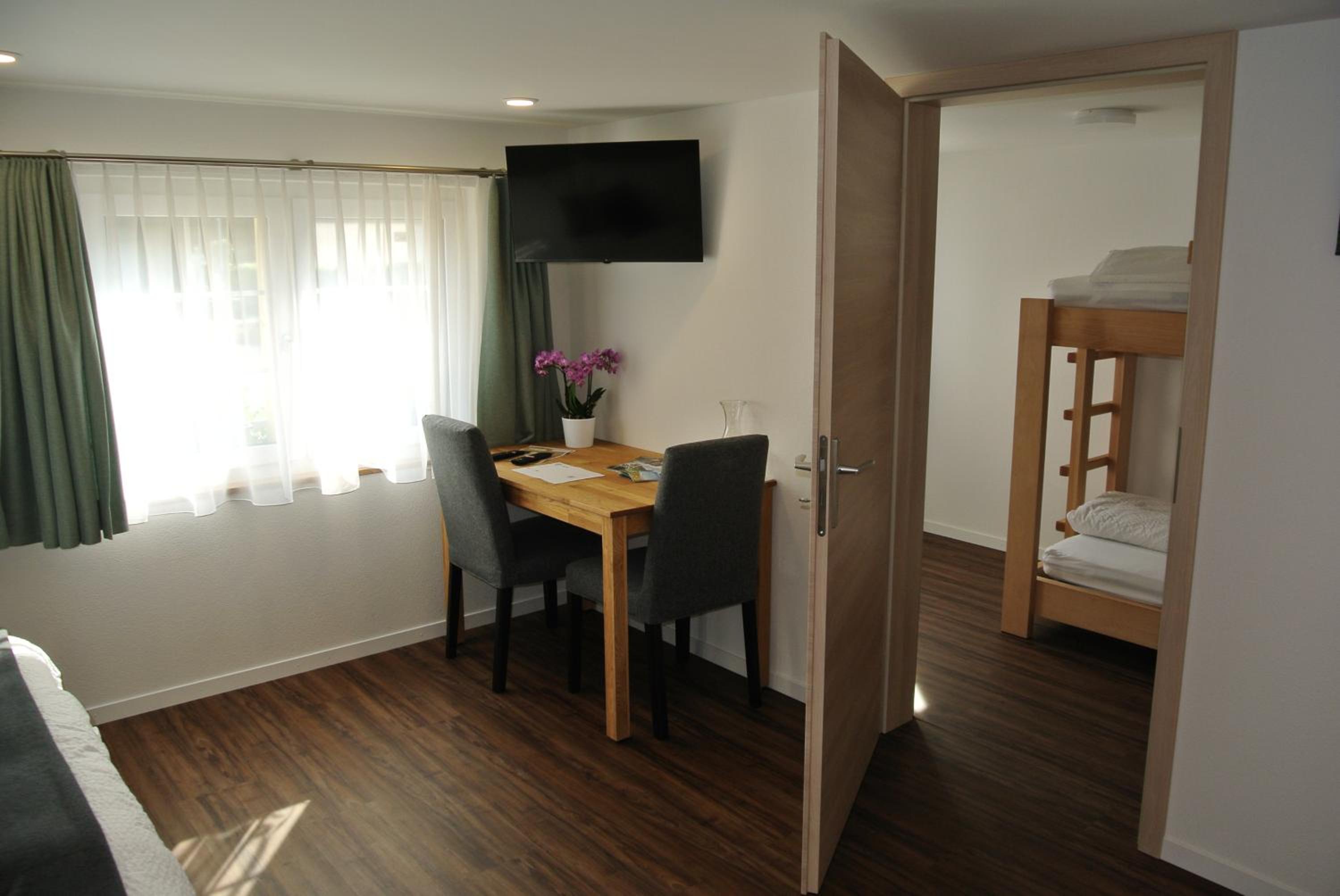 Classic Quadruple Room - Photo 3