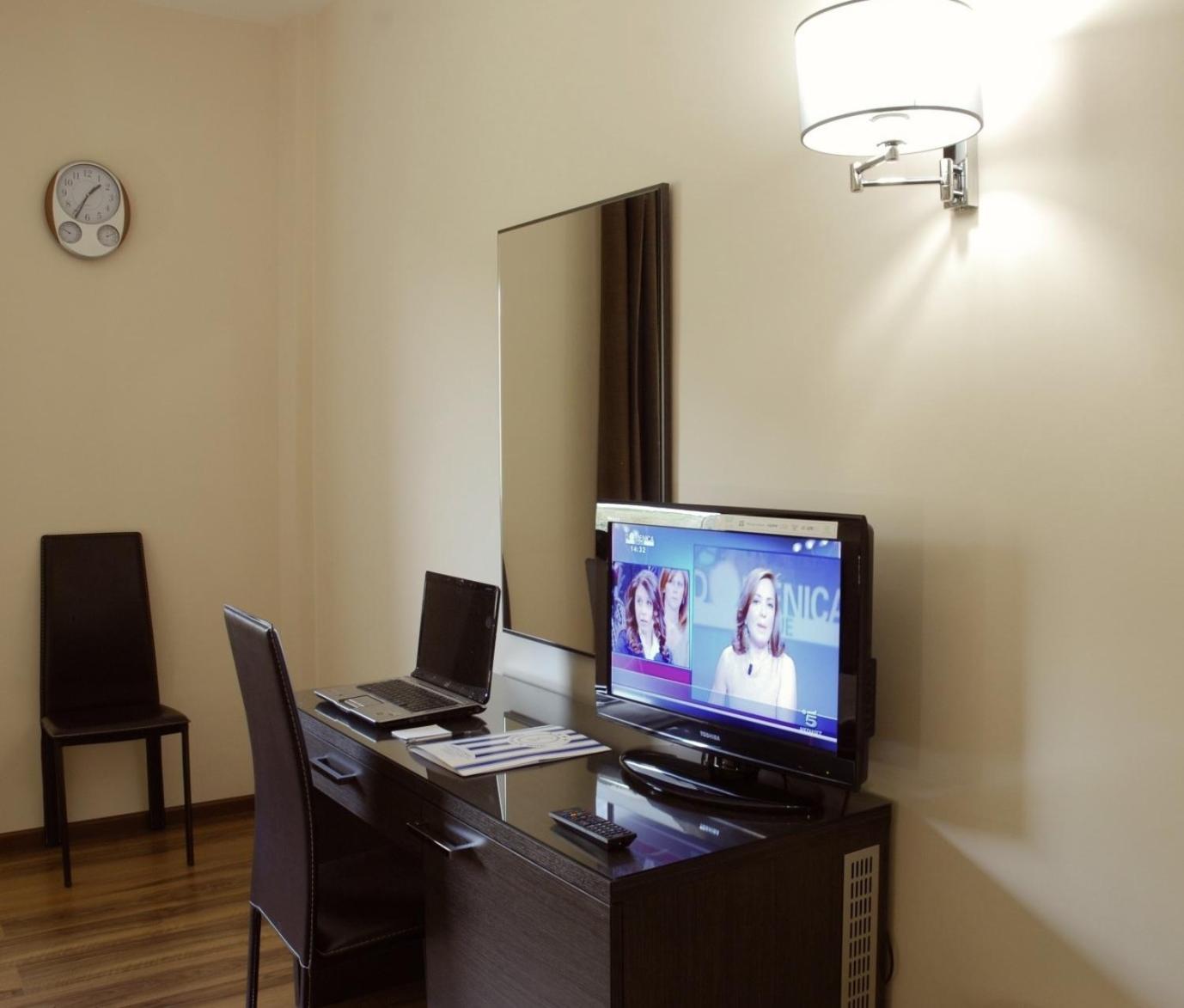 Standard Double or Twin Room - Photo 1