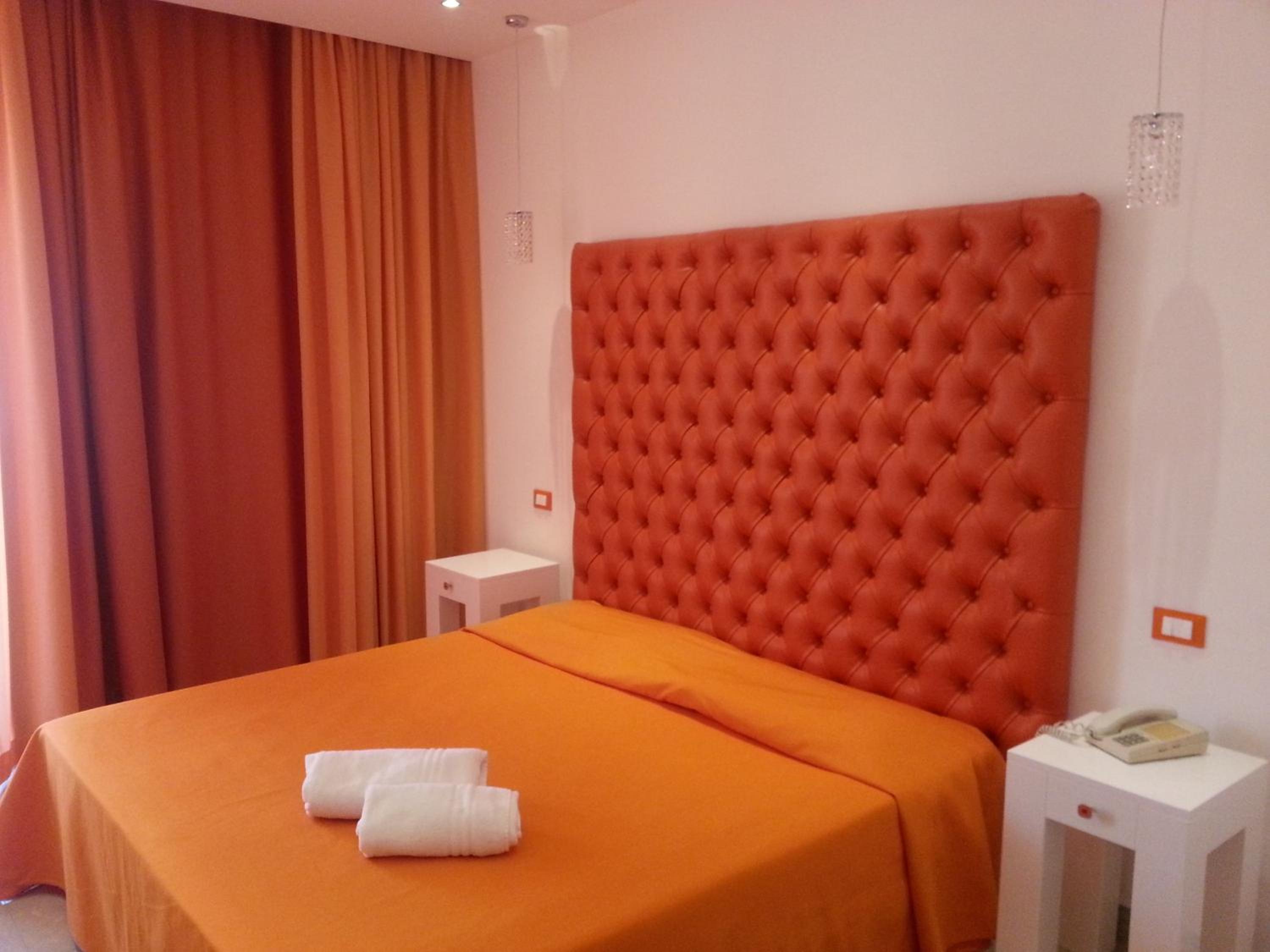 Superior Double Room with Balcony - Photo 3