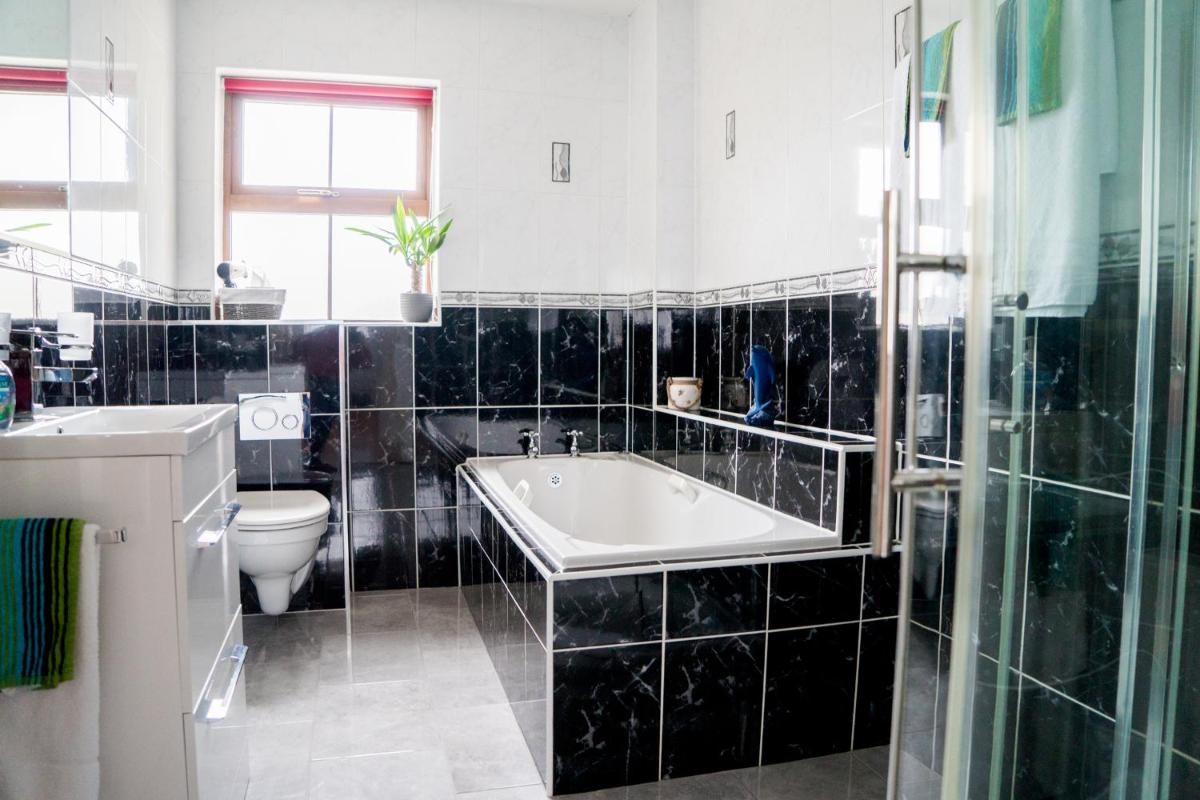 Double Room with Private External Bathroom photo 3