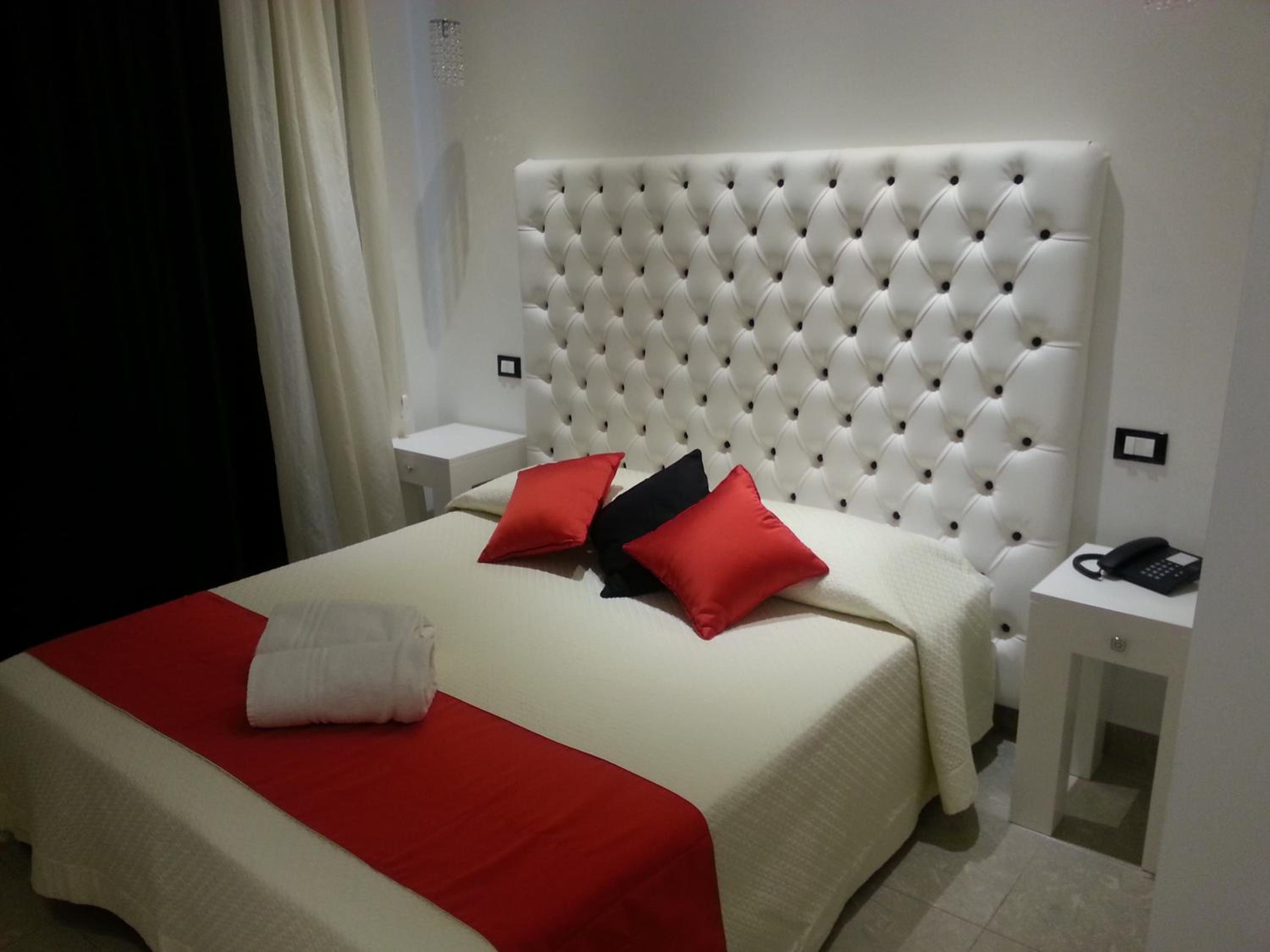 Superior Double Room with Balcony - Photo 1