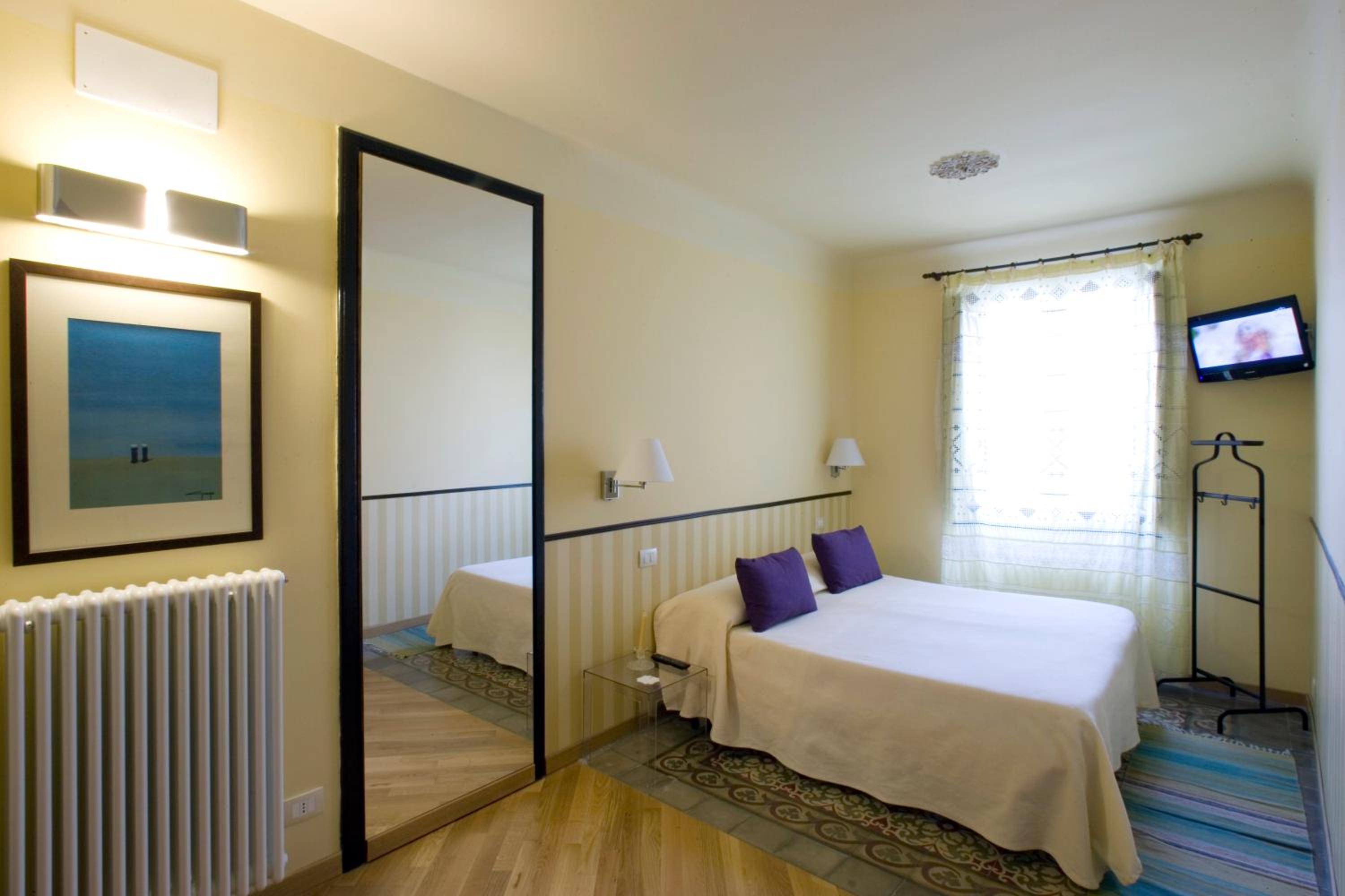 Double Room - Photo 4