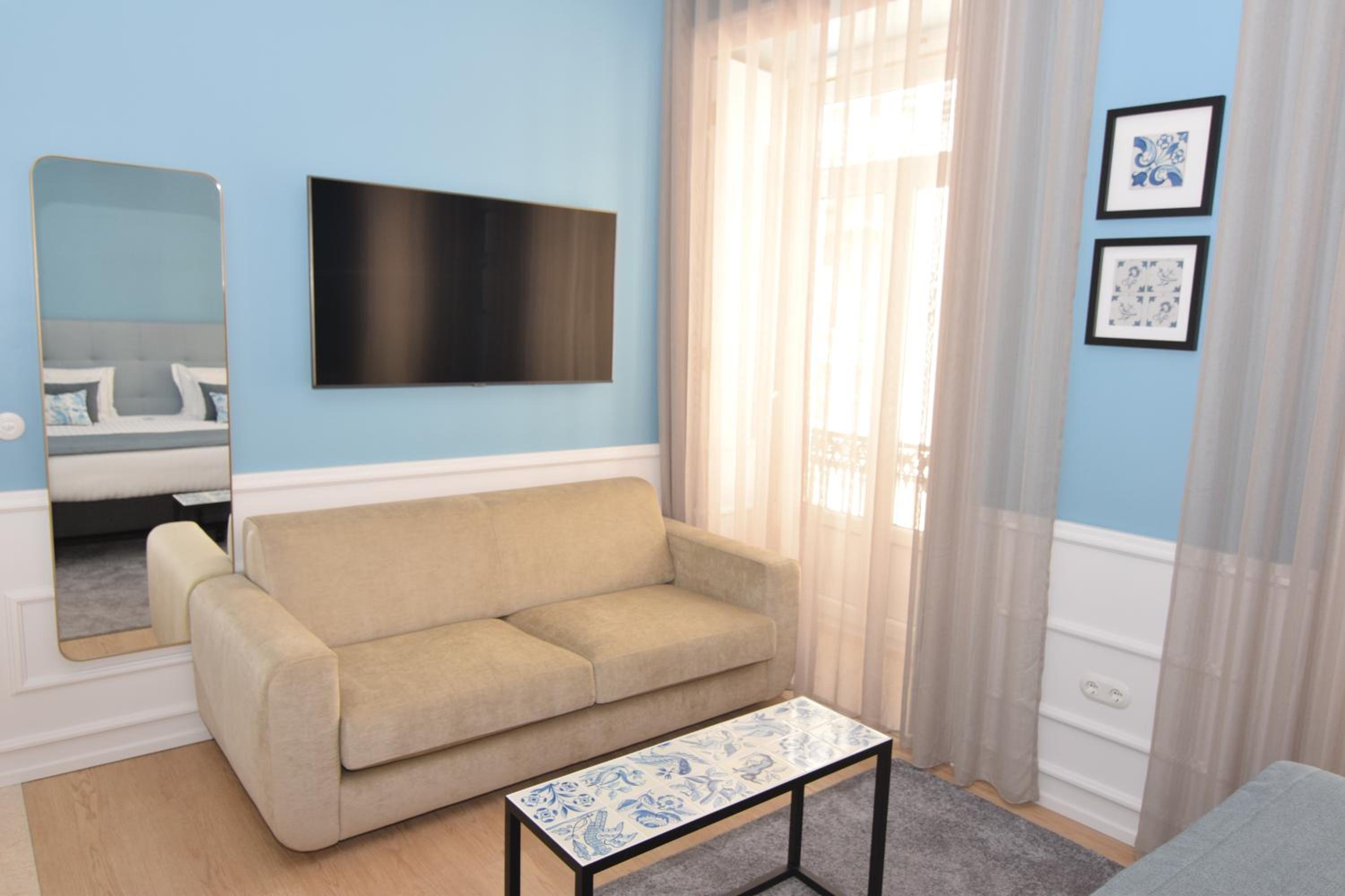 Deluxe Double or Twin Room - Photo 6