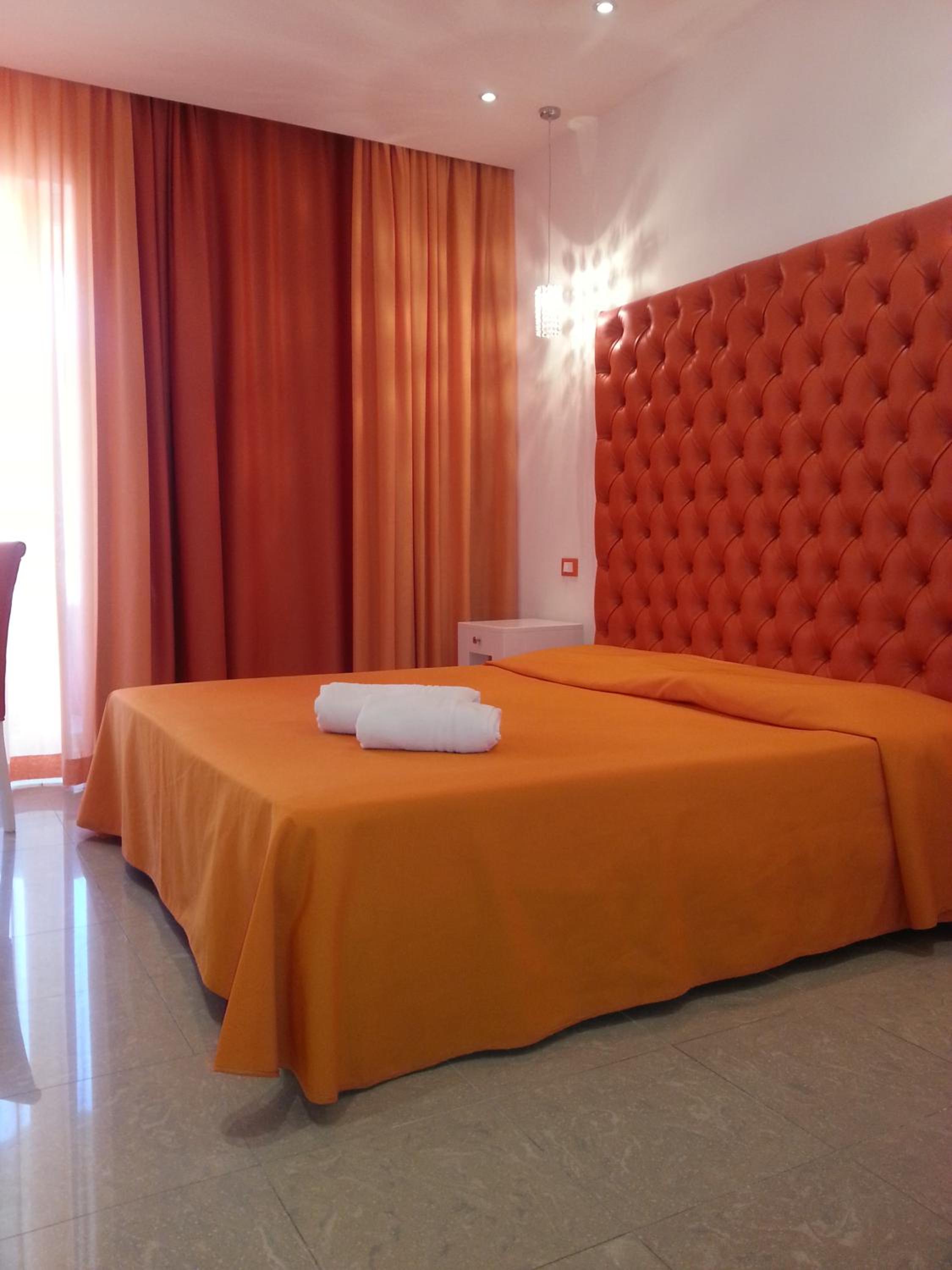 Superior Double Room with Balcony - Photo 5